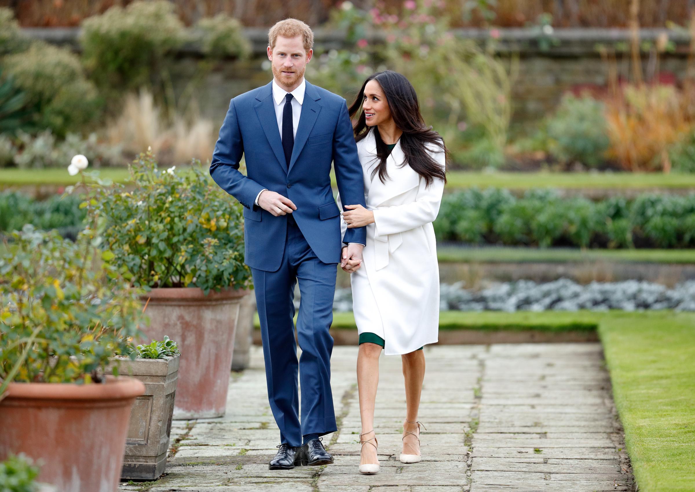 Le prince Harry et Meghan Markle assistent à un photocall dans les Sunken Gardens, le 27 novembre 2017, à Londres, en Angleterre. | Source : Getty Images