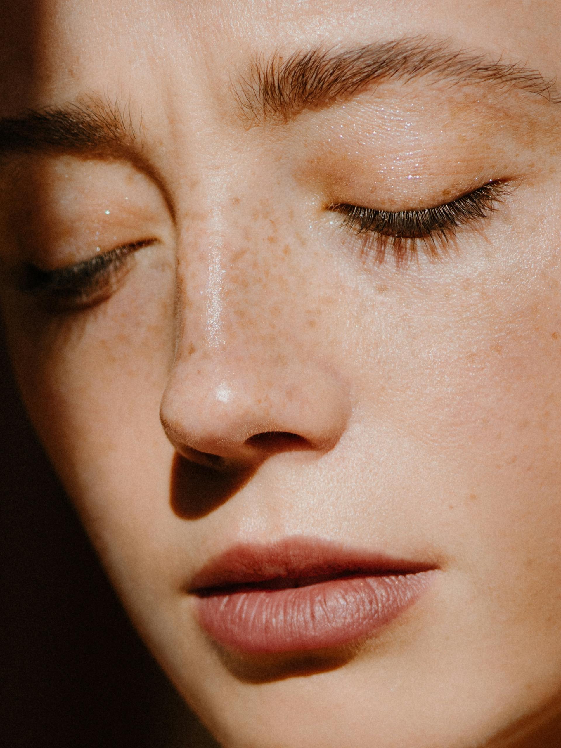 Une femme à l'air inquiet | Source : Pexels
