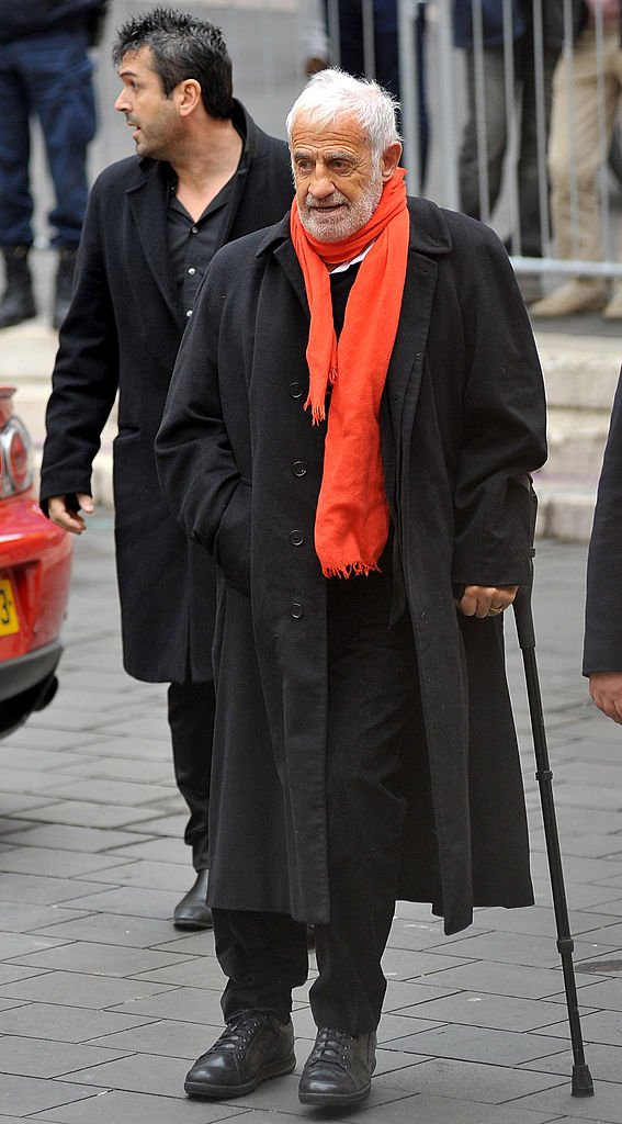 Jean-Paul Belmondo se déplaçant avec une canne. l Source: Getty Images