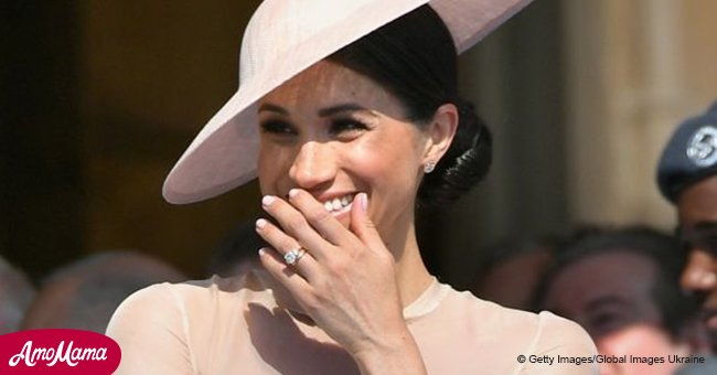 La robe que Meghan portait lors de sa première sortie en public est moins chère que ce qu'on aurait pu penser