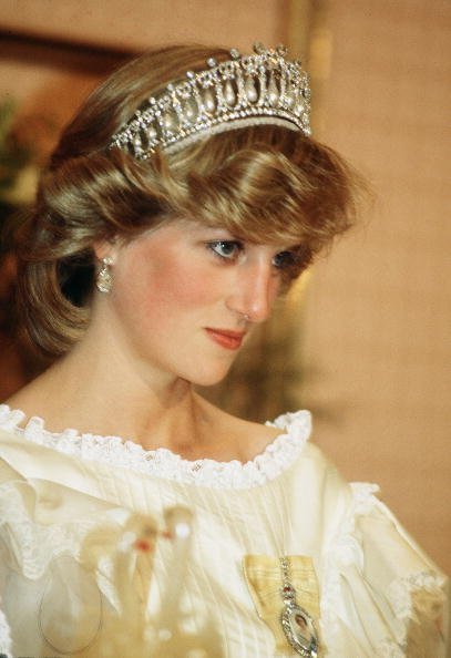 Diana, Princesse de Galles portant une tiare en Nouvelle-Zélande en avril 1983 | Photo : Getty Images