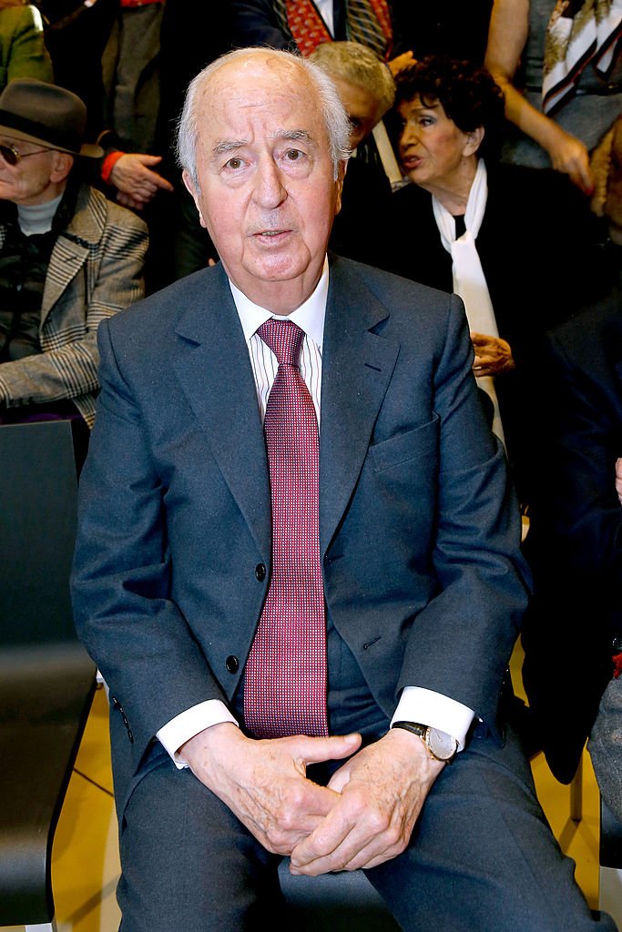 Edouard Balladur assister à l'hommage à Alfred Pacquement, directeur du Musée d'Art Moderne du Centre Pompidou, au Centre Pompidou le 3 décembre 2013. | Photo : Getty Images