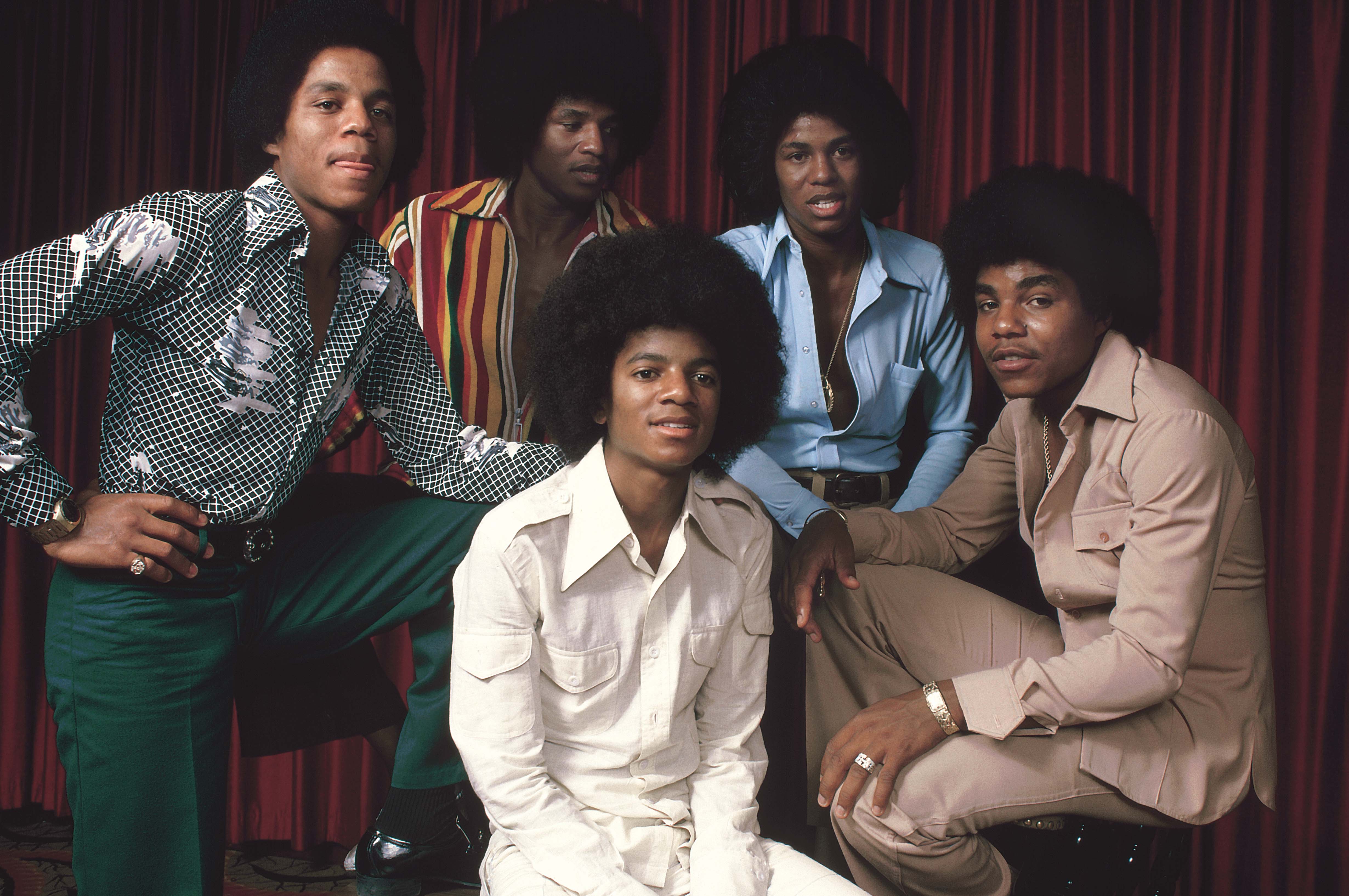 Michael Jackson à l'époque où il faisait partie du groupe The Jackson Five en 1975 | Source : Getty Images