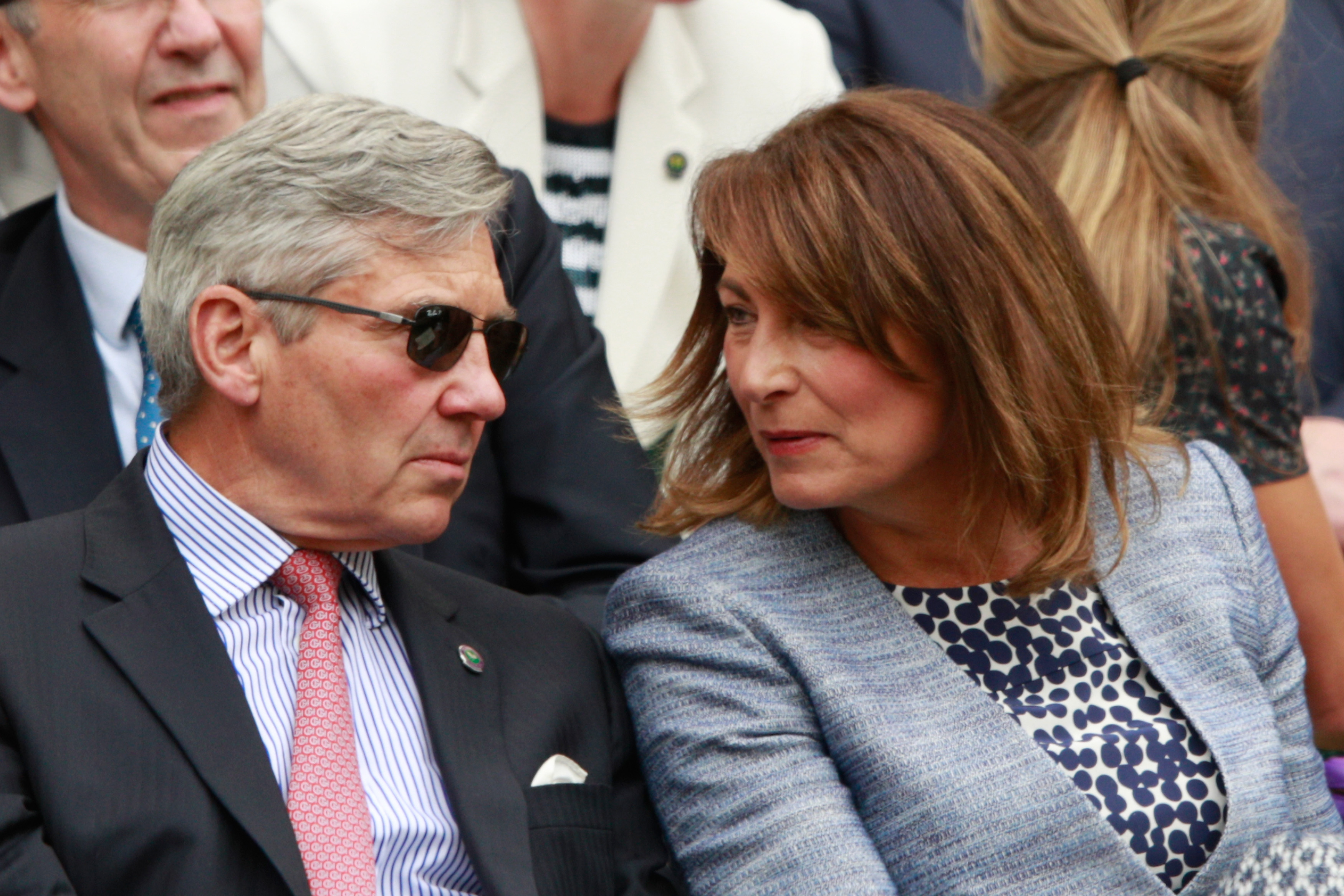 Michael et Carole Middleton lors de la quatrième journée des championnats de tennis sur gazon de Wimbledon à Londres, en Angleterre, le 30 juin 2016. | Source : Getty Images