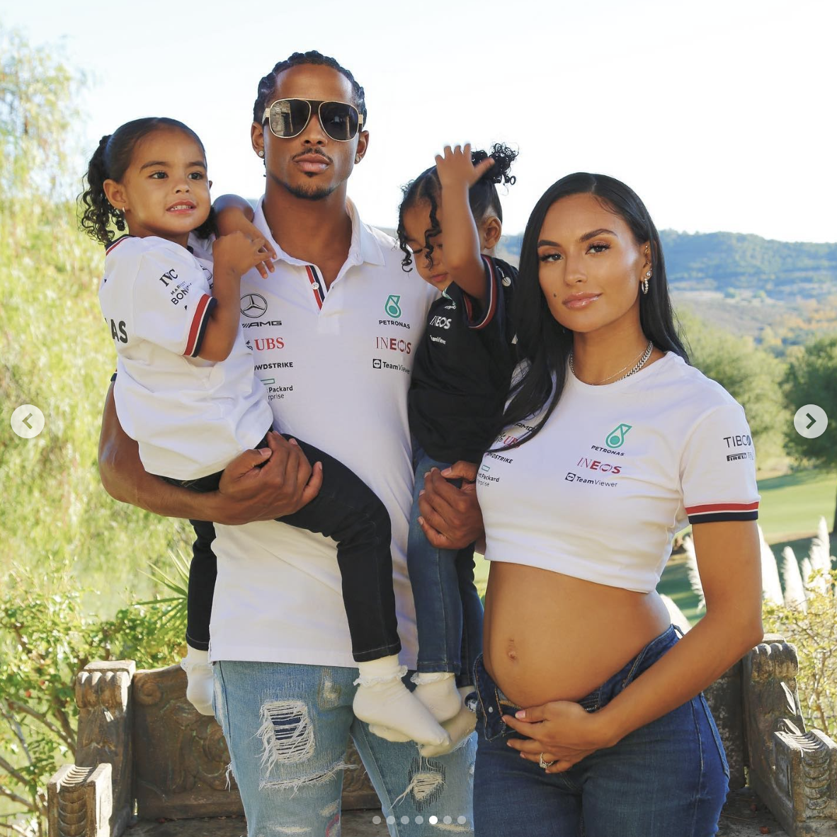 Cordell Broadus et Phia avec leurs enfants, comme on peut le voir dans un post daté du 1er décembre 2022 | Source : Instagram/cbroadus