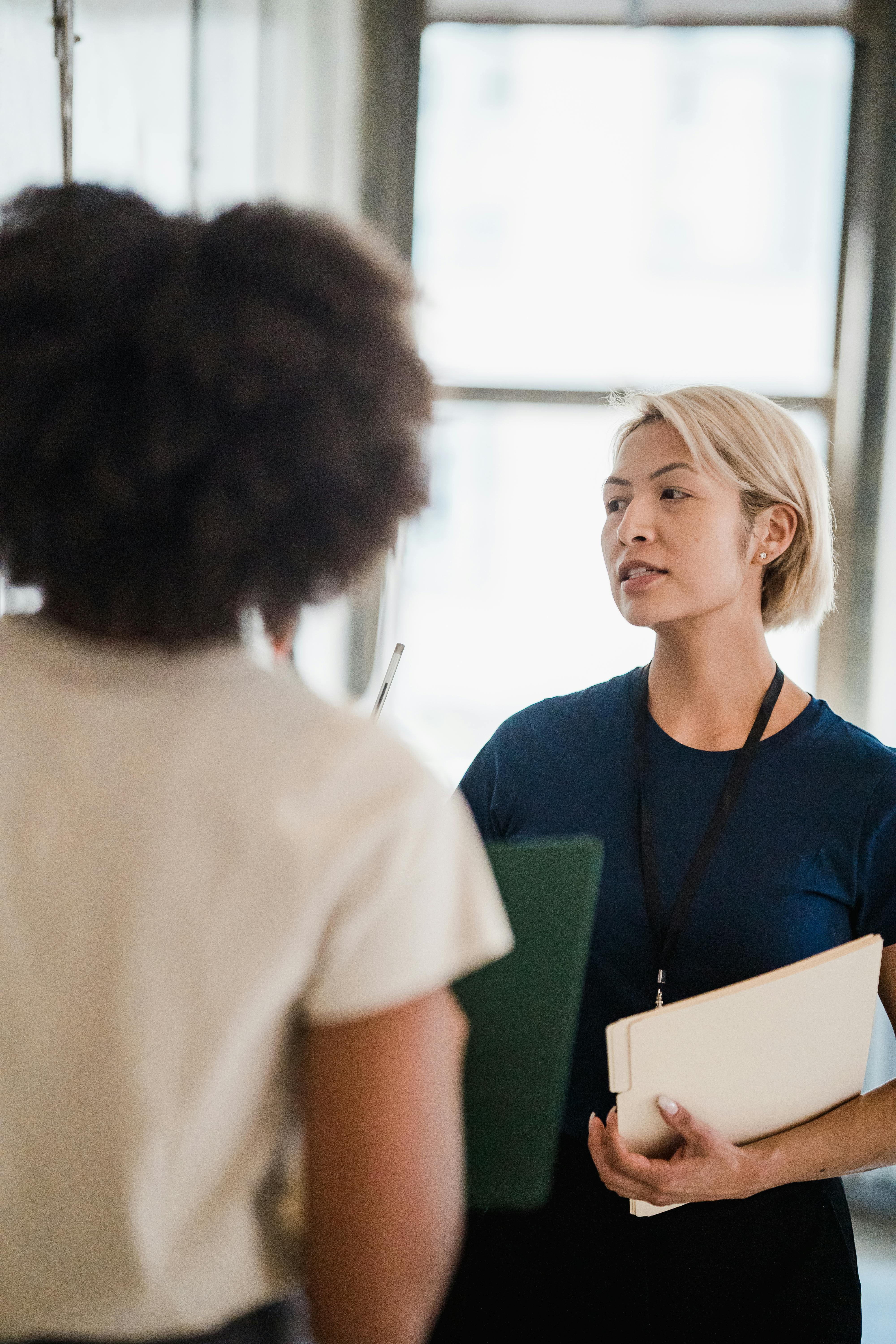Femmes en réunion | Source : Pexels