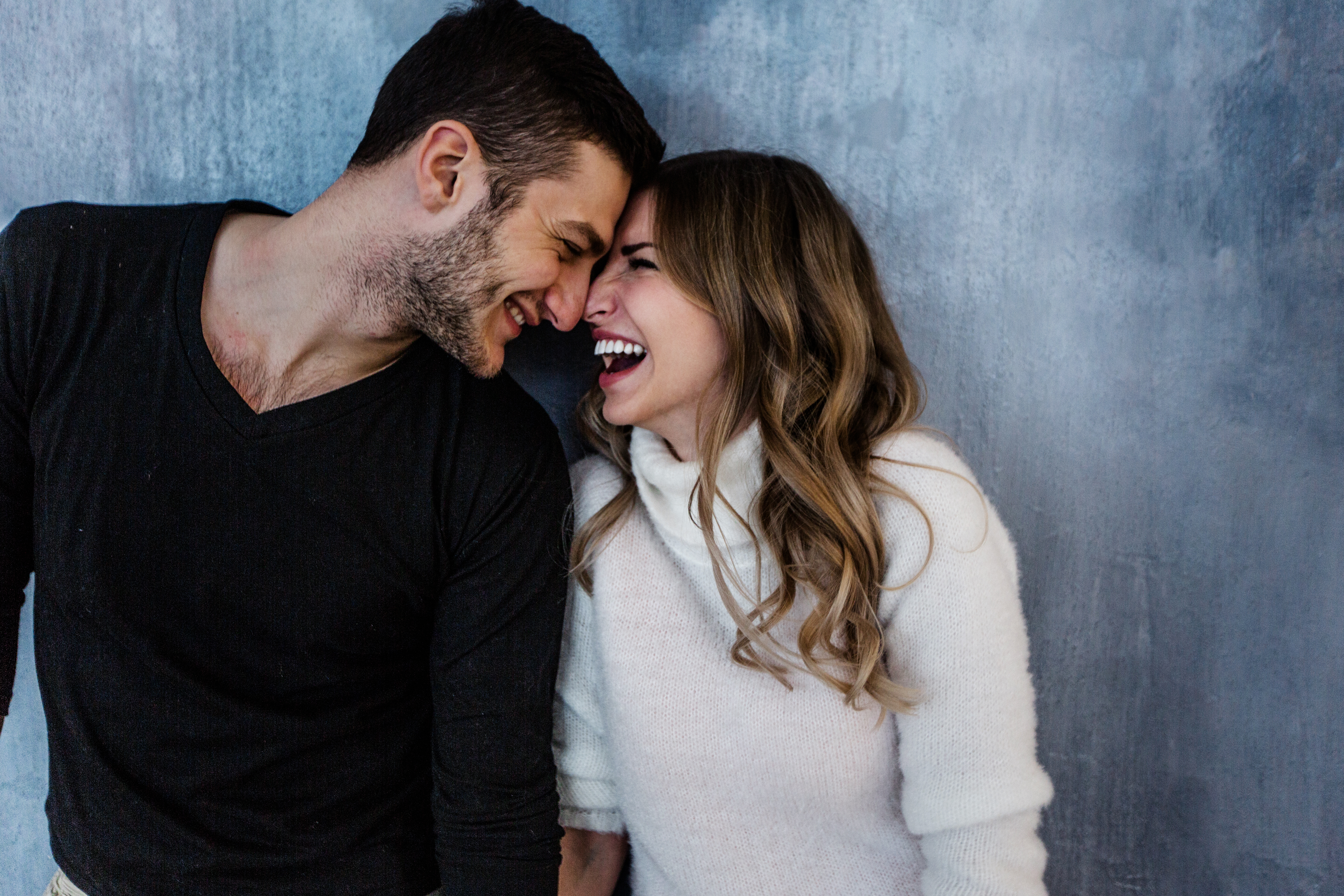 Un couple amoureux | Source : Shutterstock