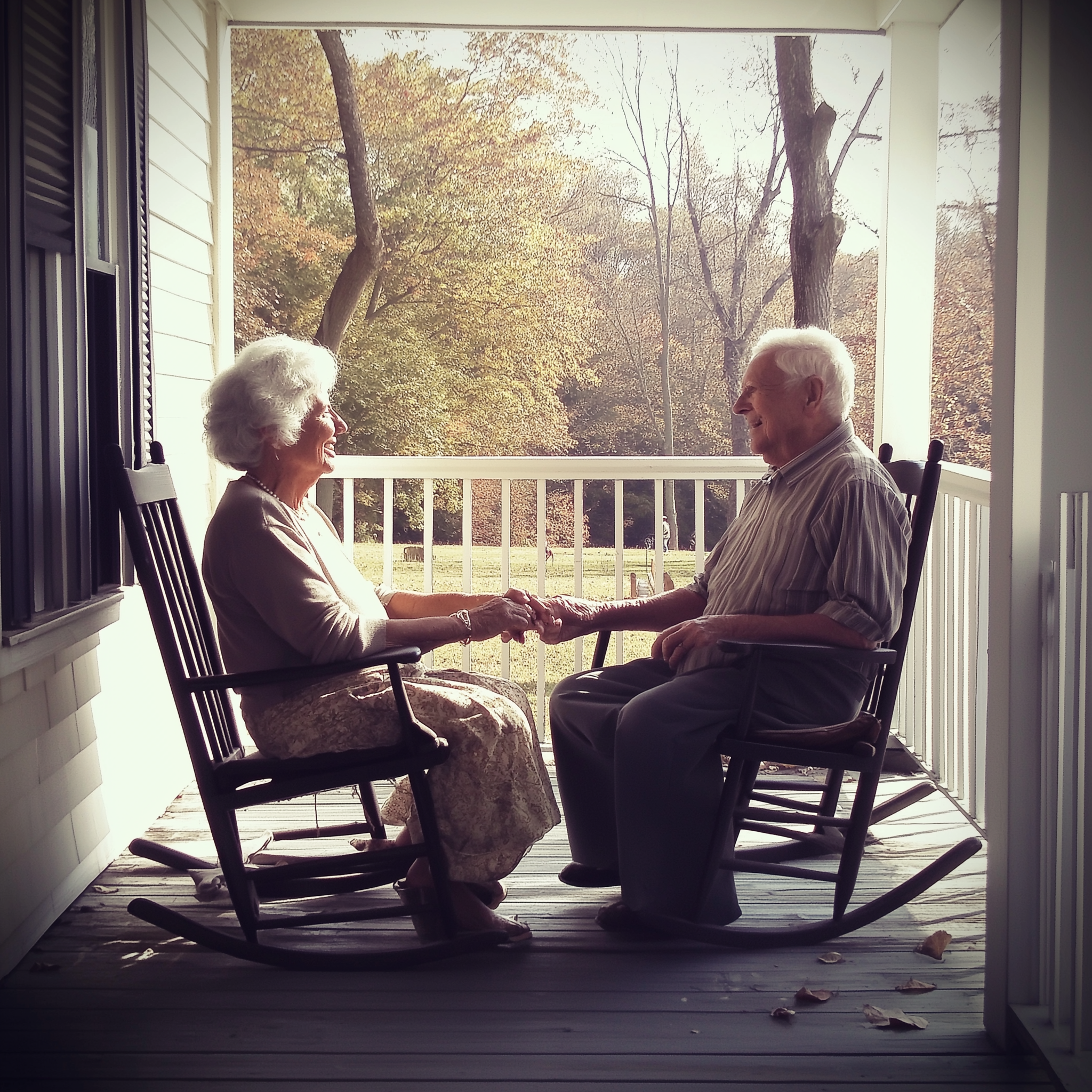 Un couple de personnes âgées se tenant par la main sous un porche | Source : Midjourney