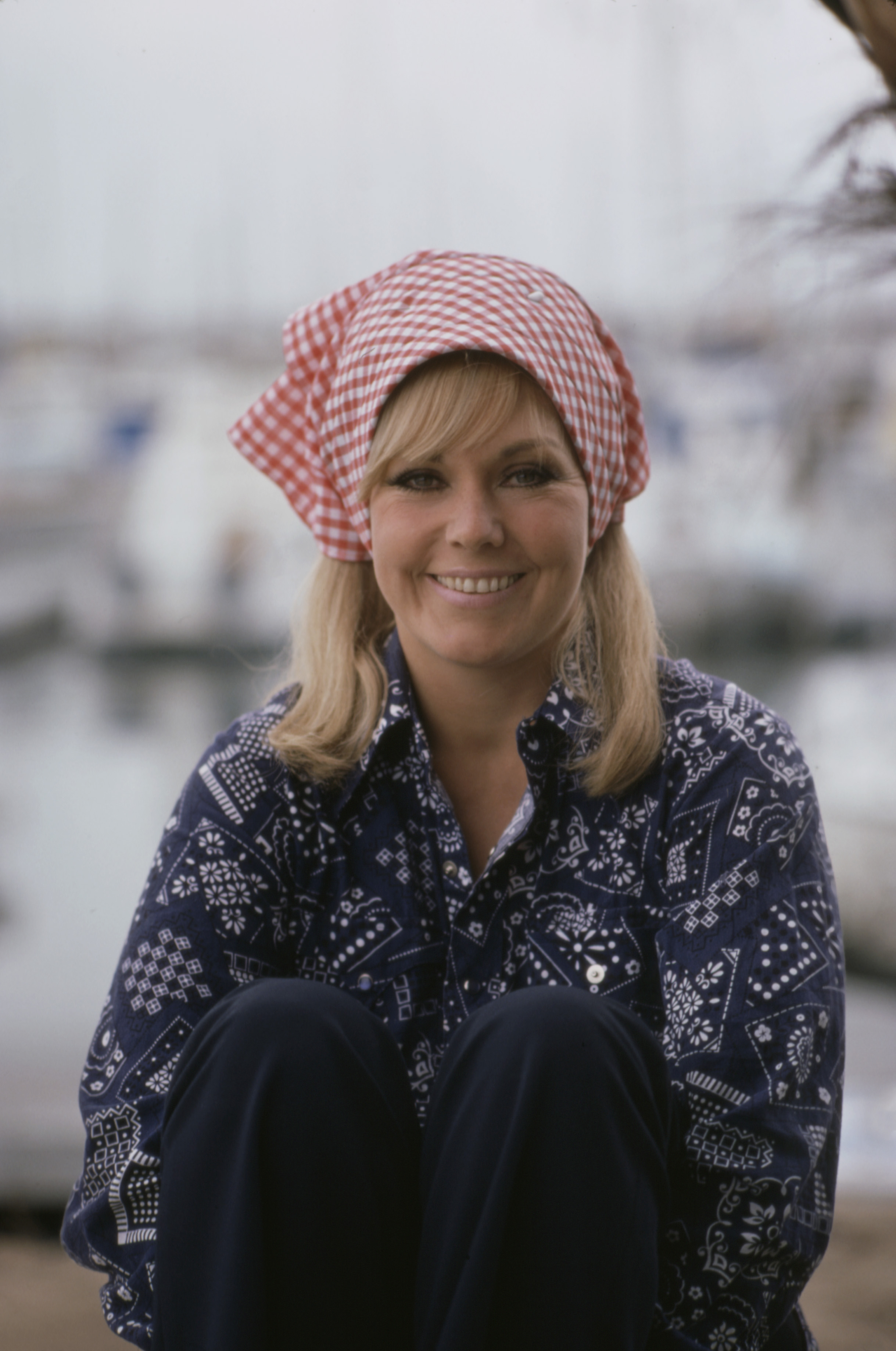 Kim Novak apparaissant dans "Le Triangle du Diable" à Channel Islands, Californie, en 1975. | Source : Getty Images