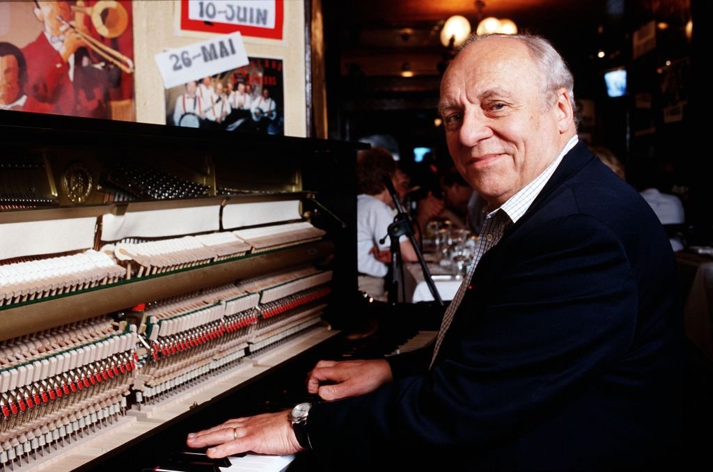 Le compositeur Claude Bolling photographié en 1999 | Photo : Getty Images