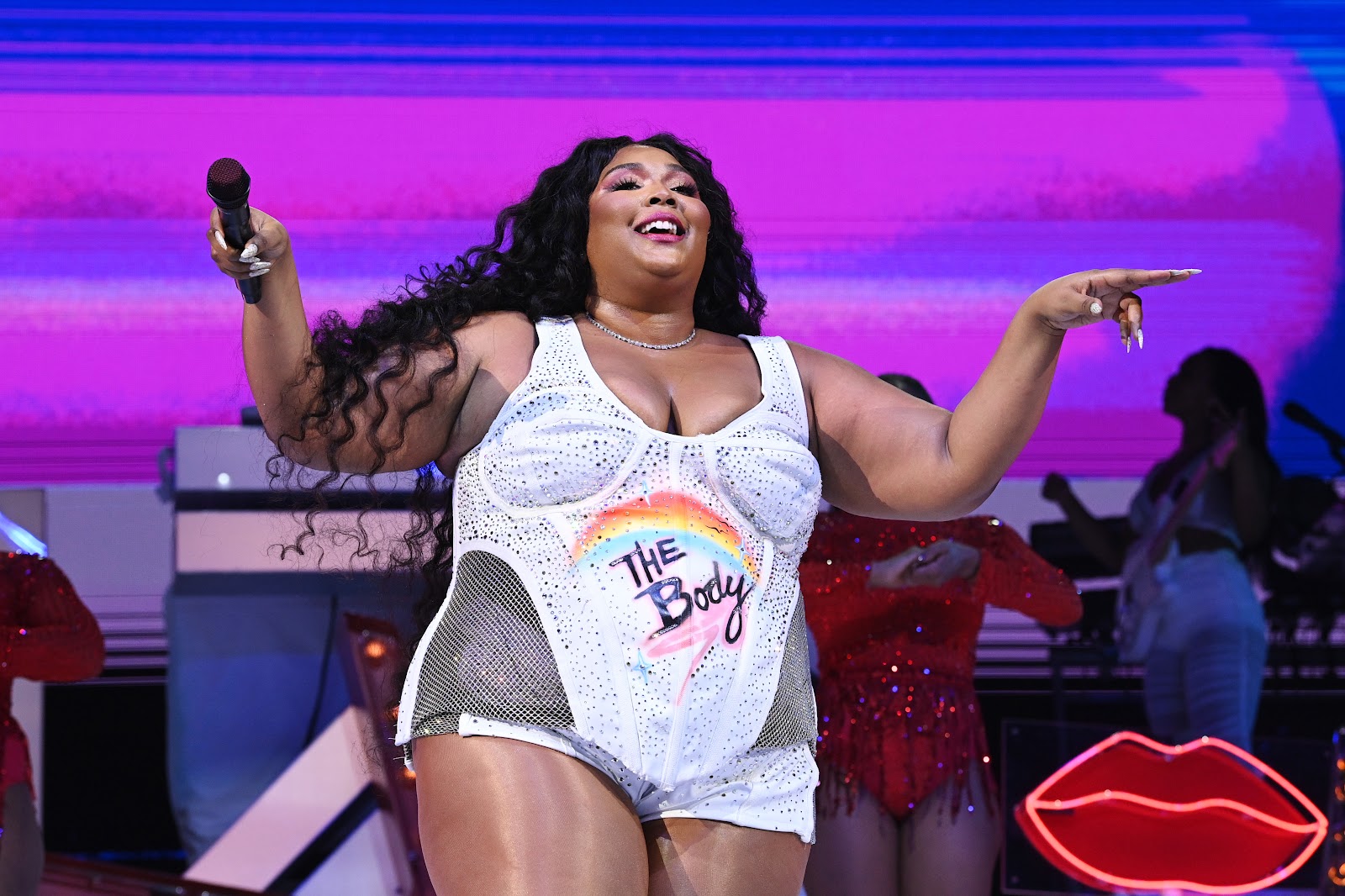 Lizzo se produit en direct de Miami Beach le 4 décembre 2021, à Miami Beach, en Floride. | Source : Getty Images