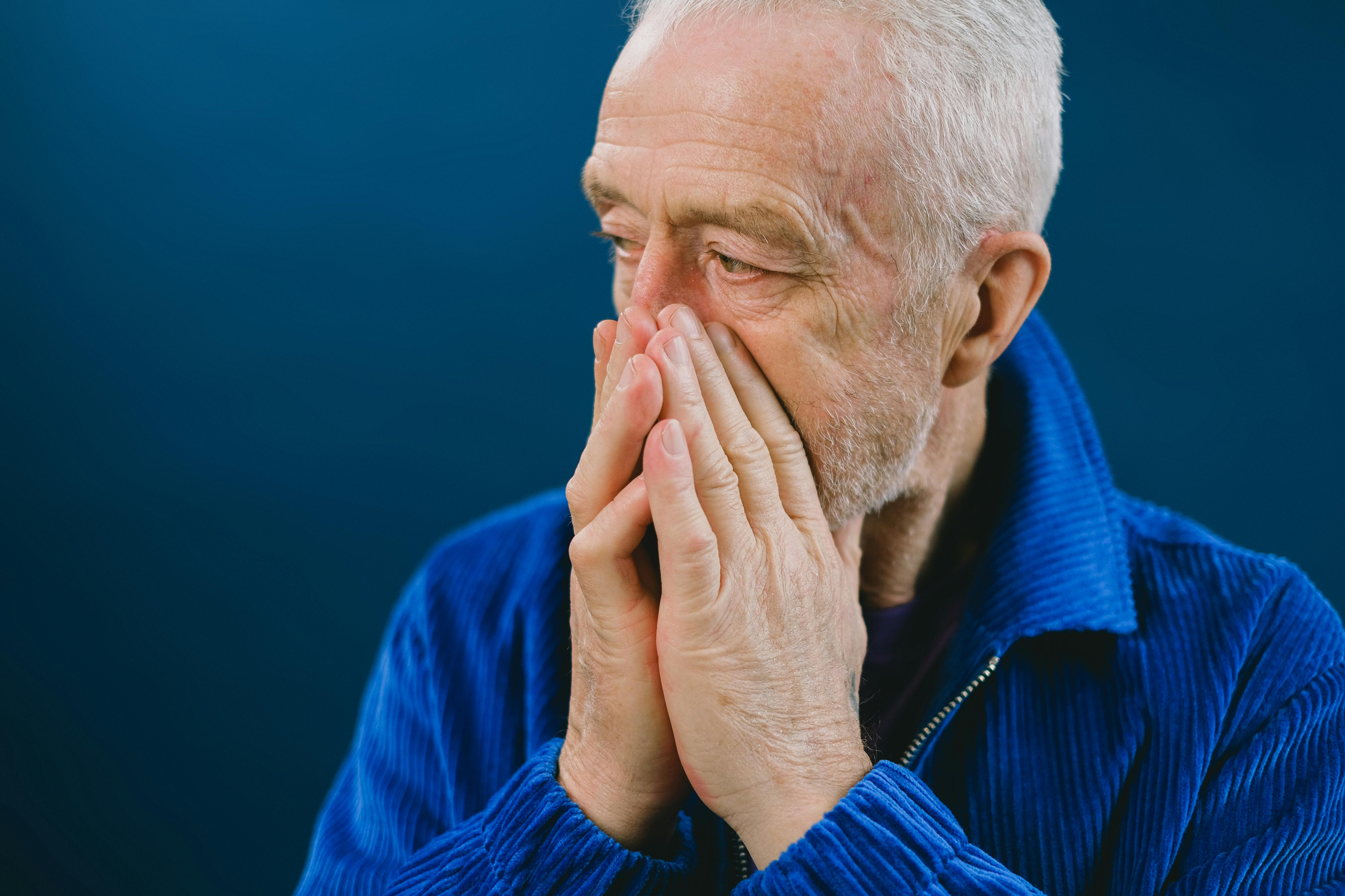 Un homme âgé choqué | Source : Pexels