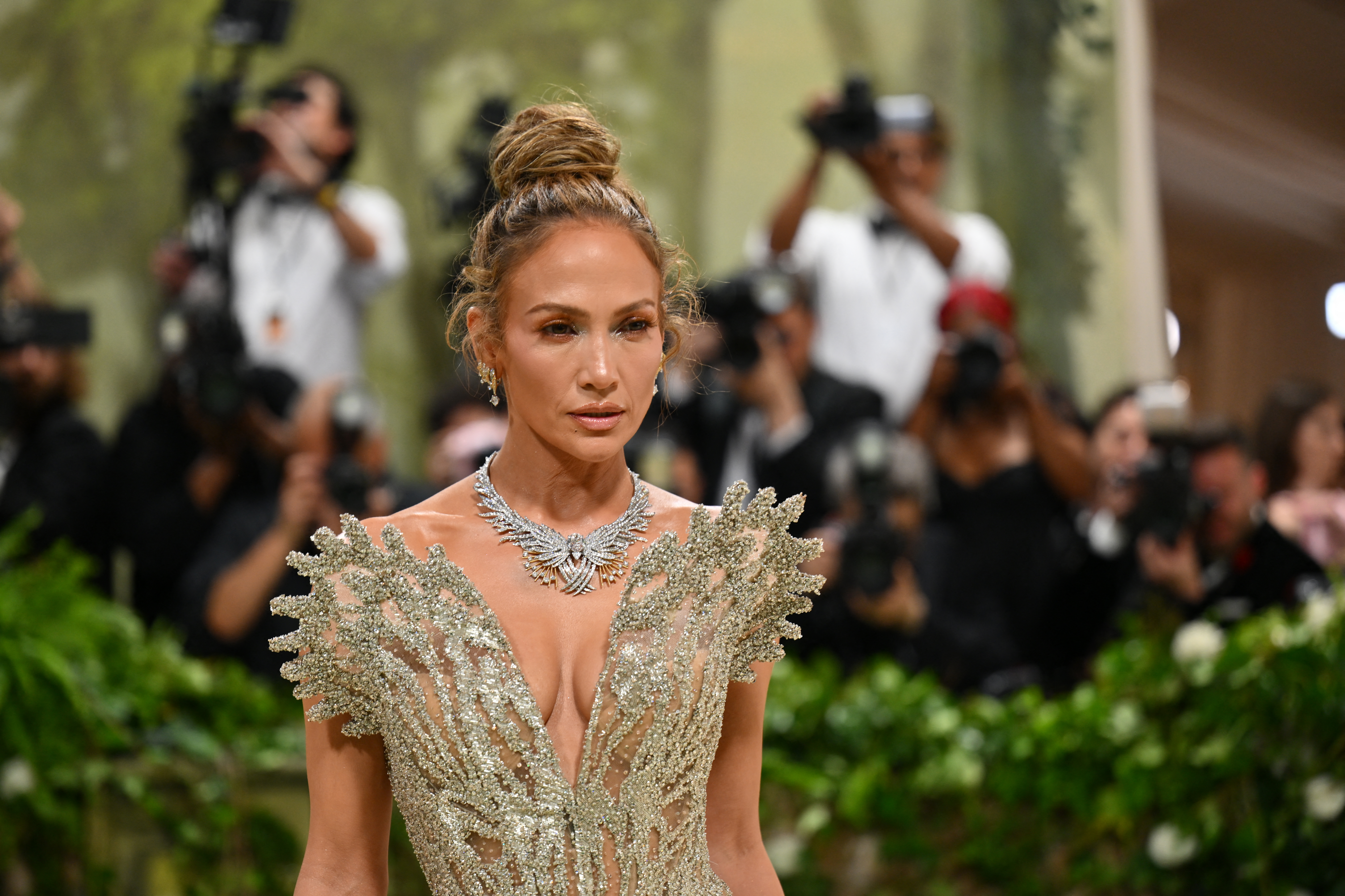 Jennifer Lopez au gala du Met célébrant "Sleeping Beauties : Reawakening Fashion" à New York le 6 mai 2024 | Source : Getty Images
