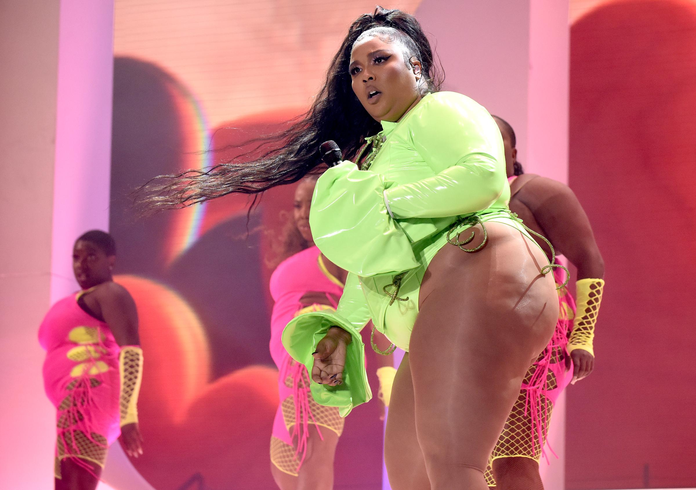 Lizzo se produit lors du festival de musique et d'arts Outside Lands, le 30 octobre 2021, à San Francisco, en Californie. | Source : Getty Images