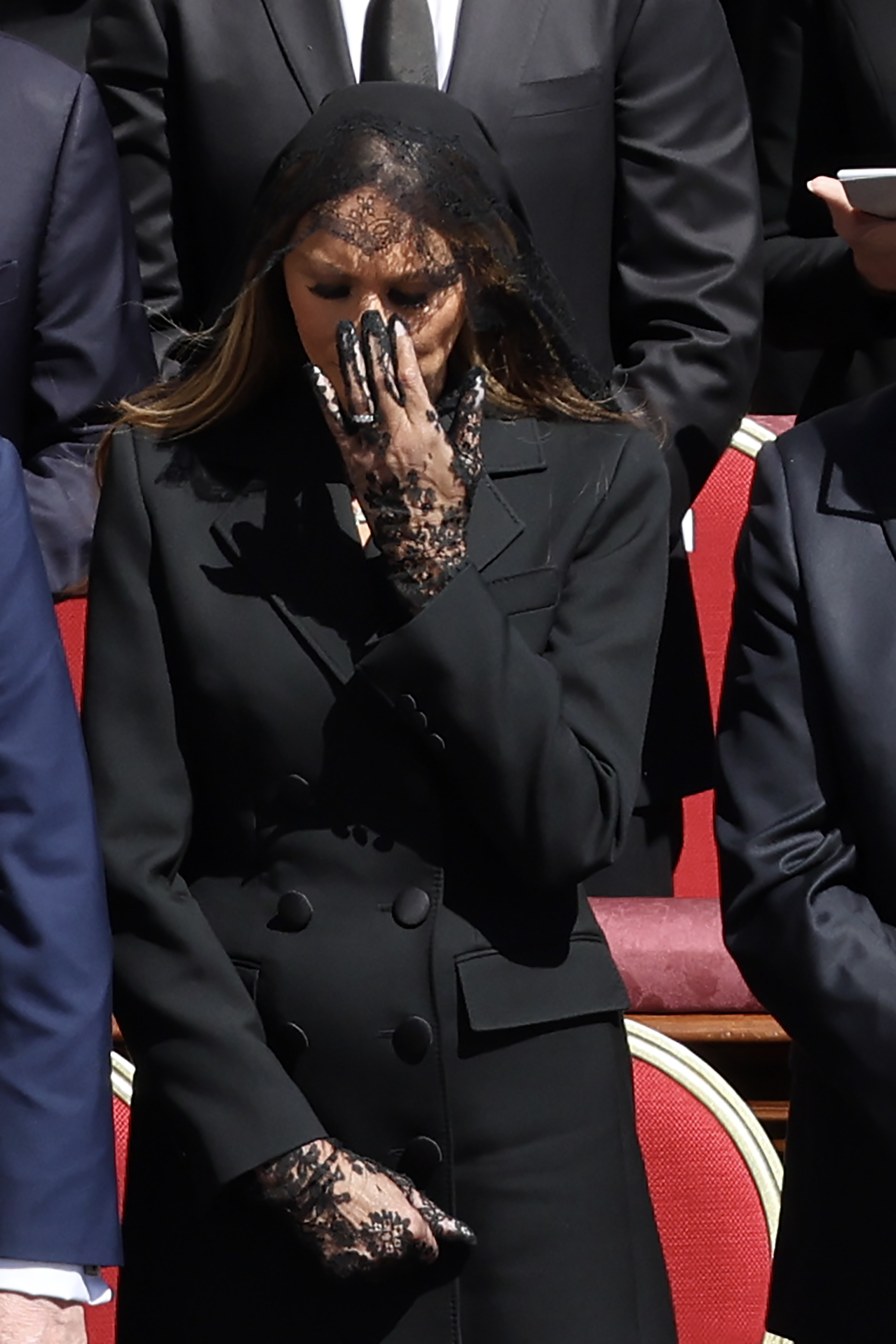 Melania Trump assiste aux funérailles du pape François au premier rang de la place Saint-Pierre, le 26 avril 2025, dans la Cité du Vatican. | Source : Getty Images