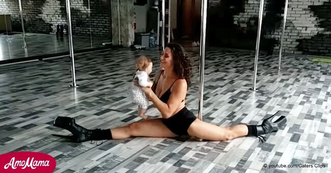 Une impressionnante mère a fait du pole dance avec son bébé dans les bras