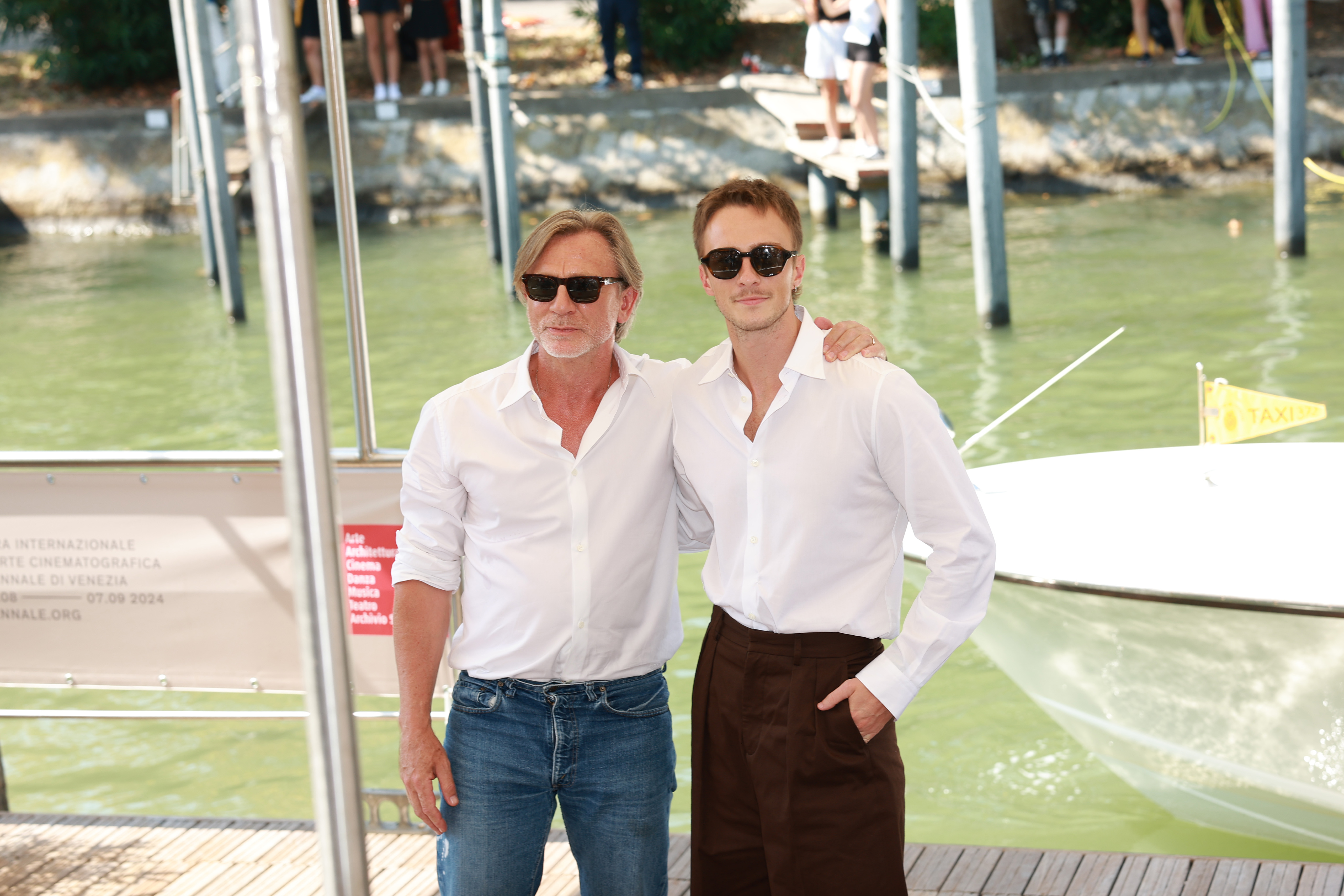 Daniel Craig et Drew Starkey le 03 septembre 2024 à Venise, Italie | Source : Getty Images