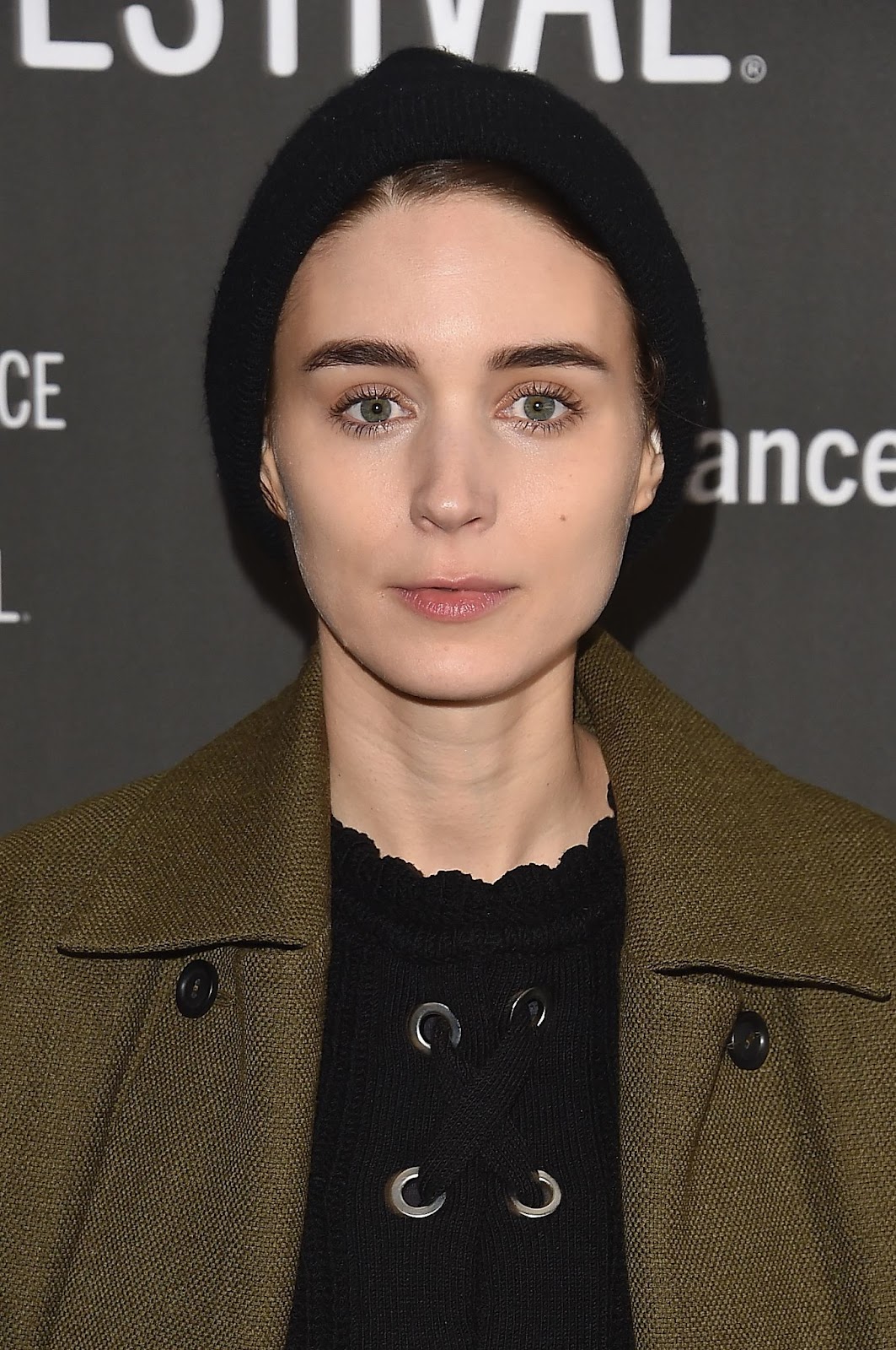 Lors du festival du film de Sundance 2017, Rooney Mara a assisté à la première de "A Ghost Story". Connue pour ses rôles réfléchis dans des films indépendants, Mara a apporté son élégance caractéristique à l'événement célébré. | Source : Getty Images