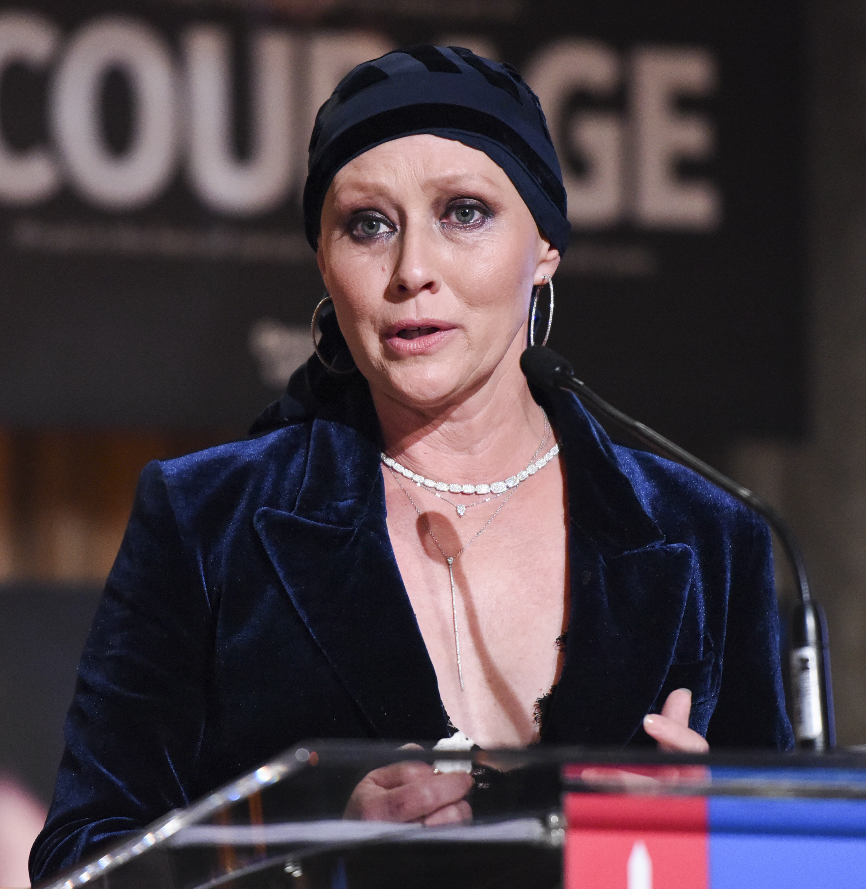 Shannen Doherty prenant la parole lors du gala Giants of Science Los Angeles de l'American Cancer Society, le 5 novembre 2016, à Los Angeles, en Californie. | Source : Getty Images