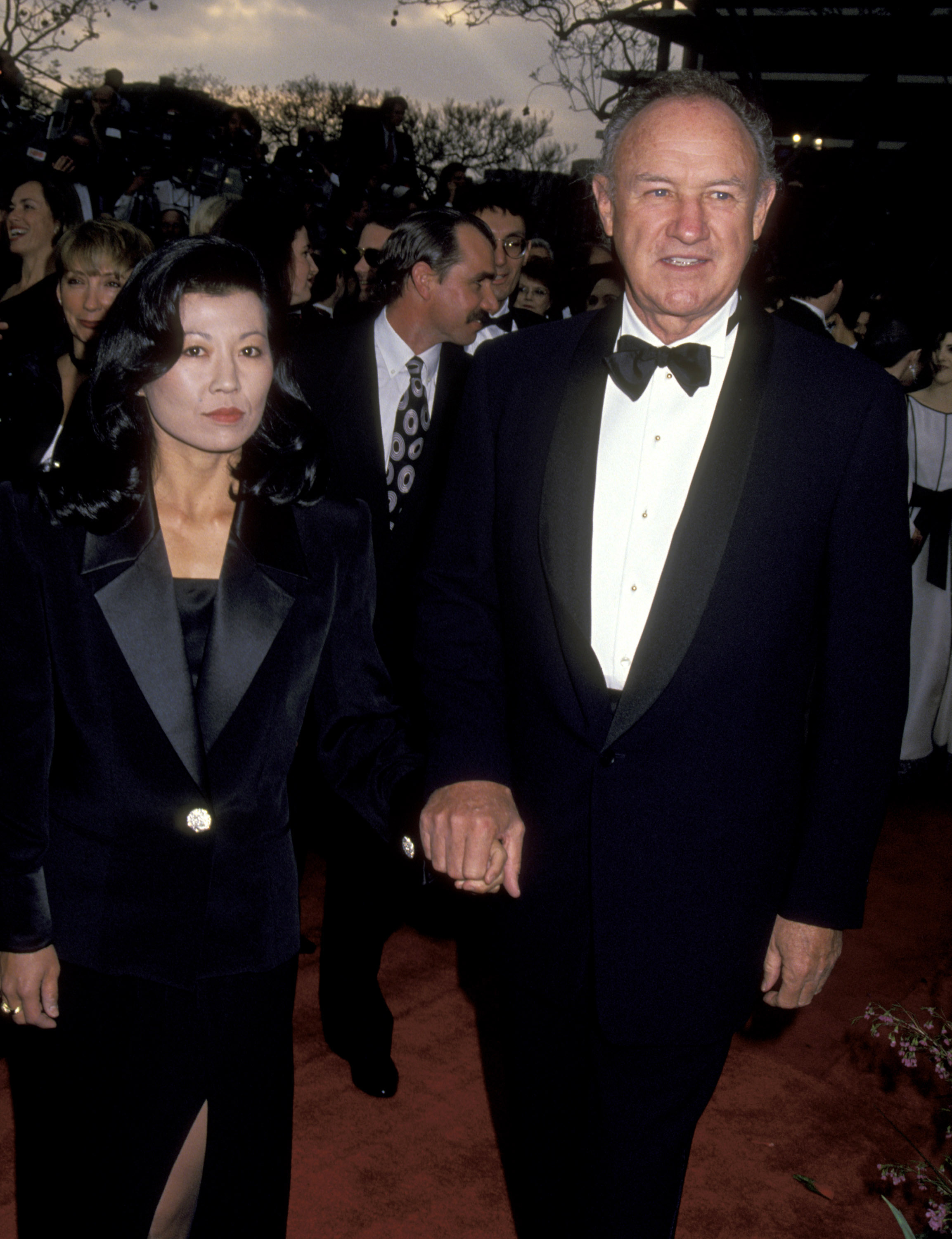 Betsy Arakawa et Gene Hackman assistent à la 65e cérémonie des Oscars le 29 mars 1993 | Source : Getty Images