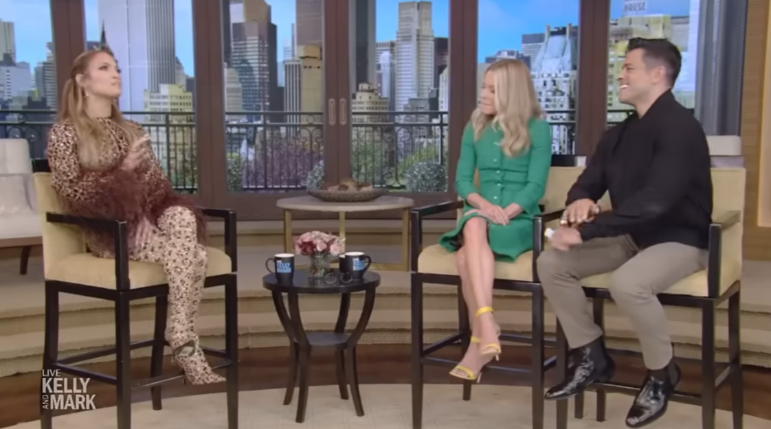 Interview de Jennifer Lopez dans l'émission "Live with Kelly and Mark", postée le 5 mai 2023 | Source : YouTube/LiveKellyandMark