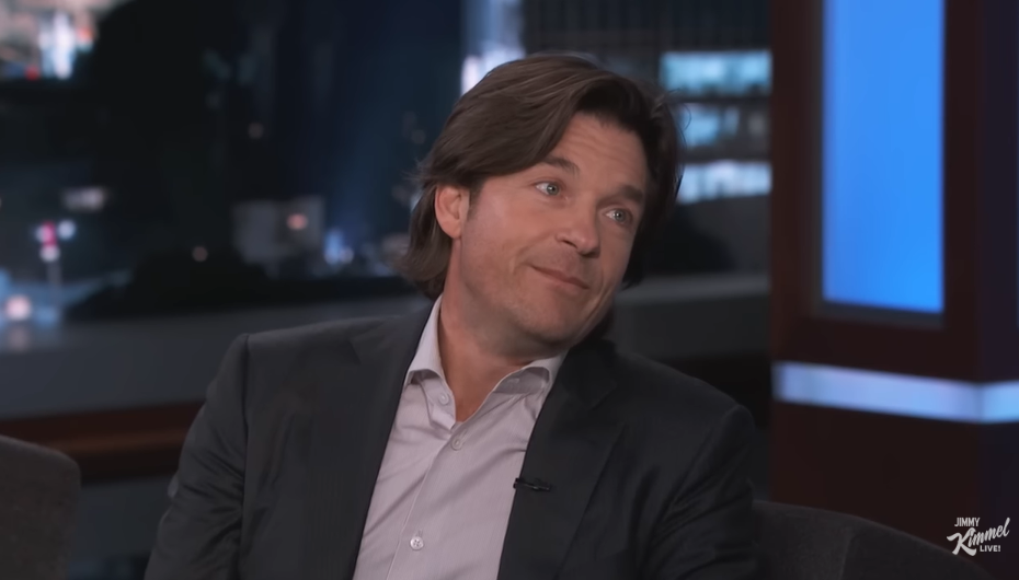 Jason Bateman parle à Jimmy Kimmel dans l'émission "Jimmy Kimmel Live", datée du 19 novembre 2014 | Source : YouTube/@JimmyKimmelLive