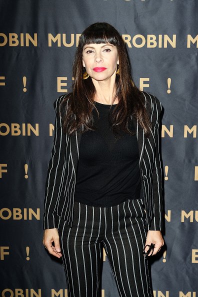 Mathilda May assiste au One Woman Show "Et Pof" Muriel Robin au Palais Des Sports le 03 octobre 2019. | Photo : Getty Images.