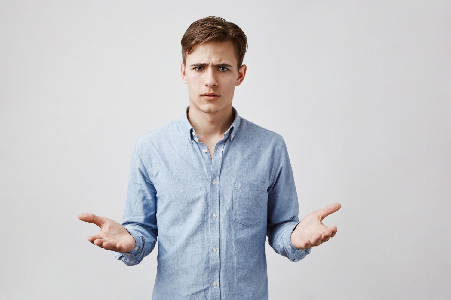 Un homme frustré | Source : Freepik