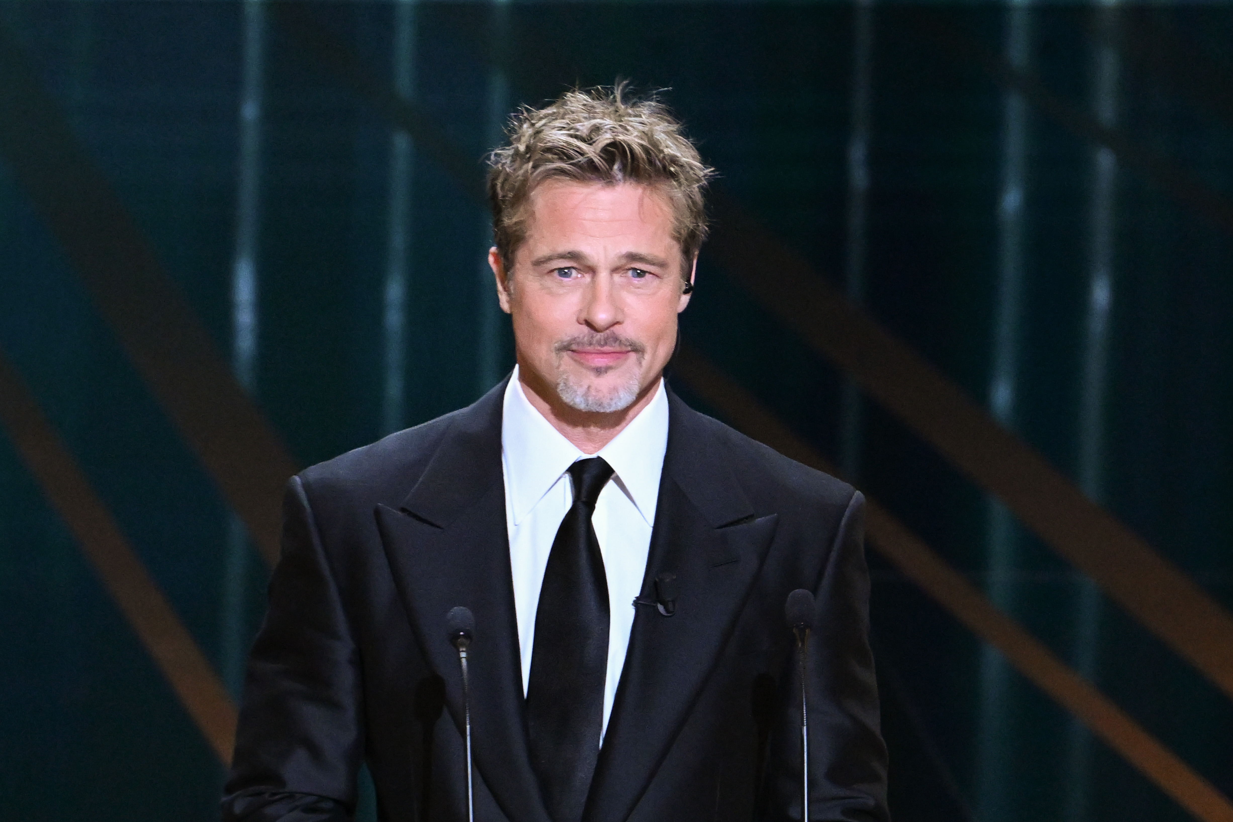 Brad Pitt sur scène lors de la 48e cérémonie des César du cinéma, le 24 février 2023 à Paris, en France. | Source : Getty Images