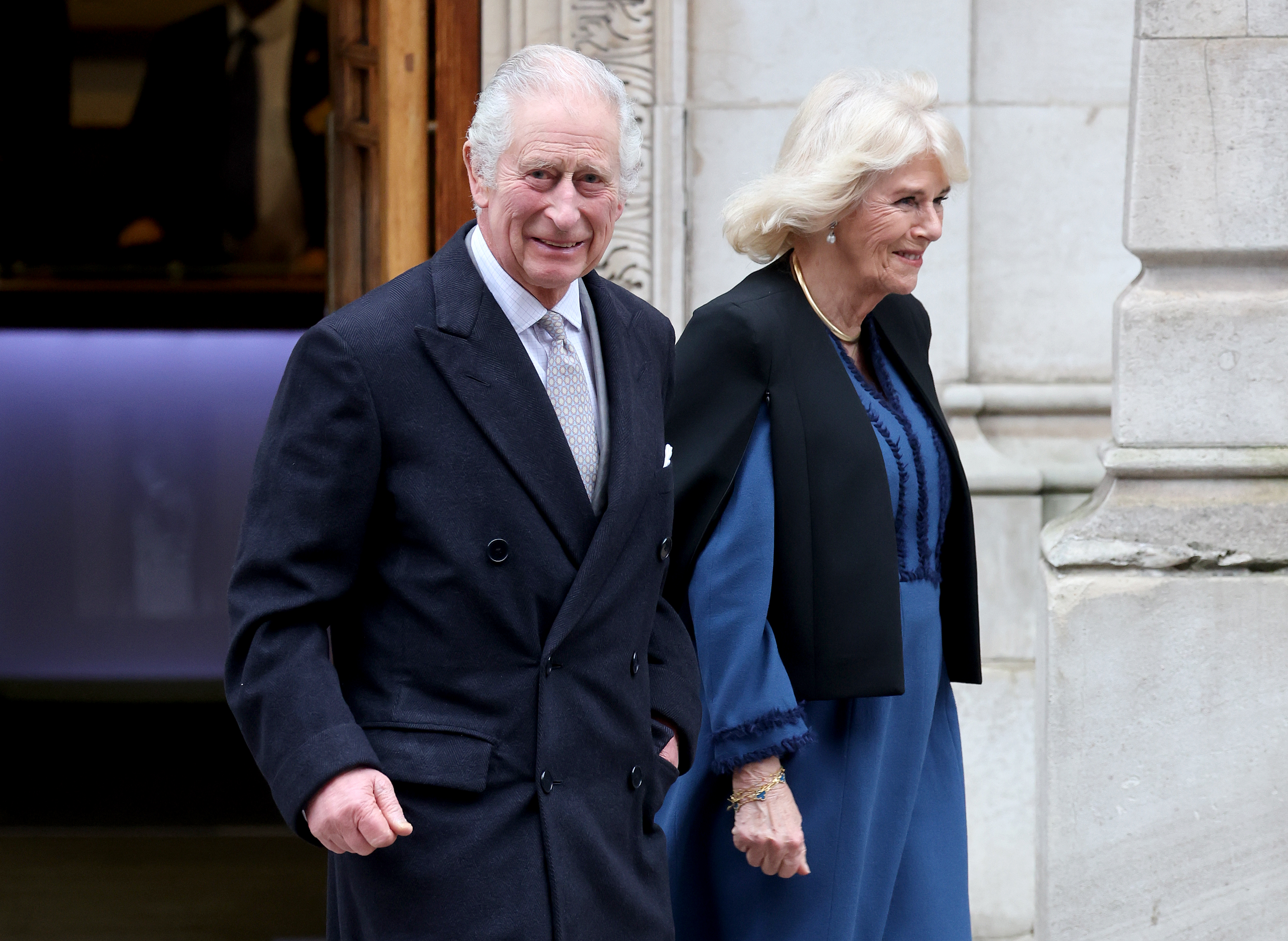 Le roi Charles III quitte la London Clinic avec la reine Camilla le 29 janvier 2024 à Londres, Angleterre | Source : Getty Images