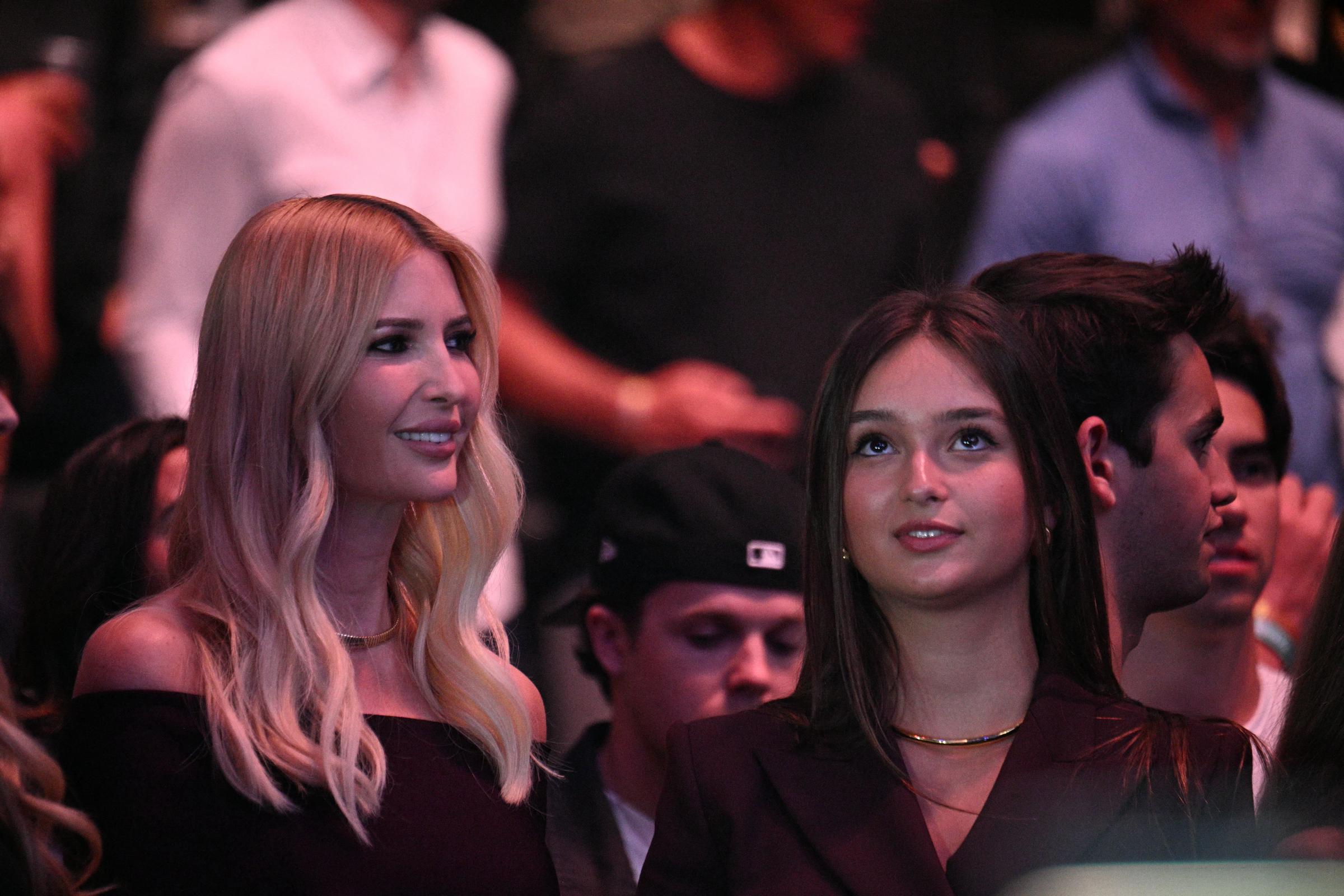 Ivanka Trump et Arabella Kushner assistent à l'UFC 327 : Jiri Prochazka contre Carlos Ulberg au Kaseya Center de Miami, le 11 avril 2026 | Source : Getty Images