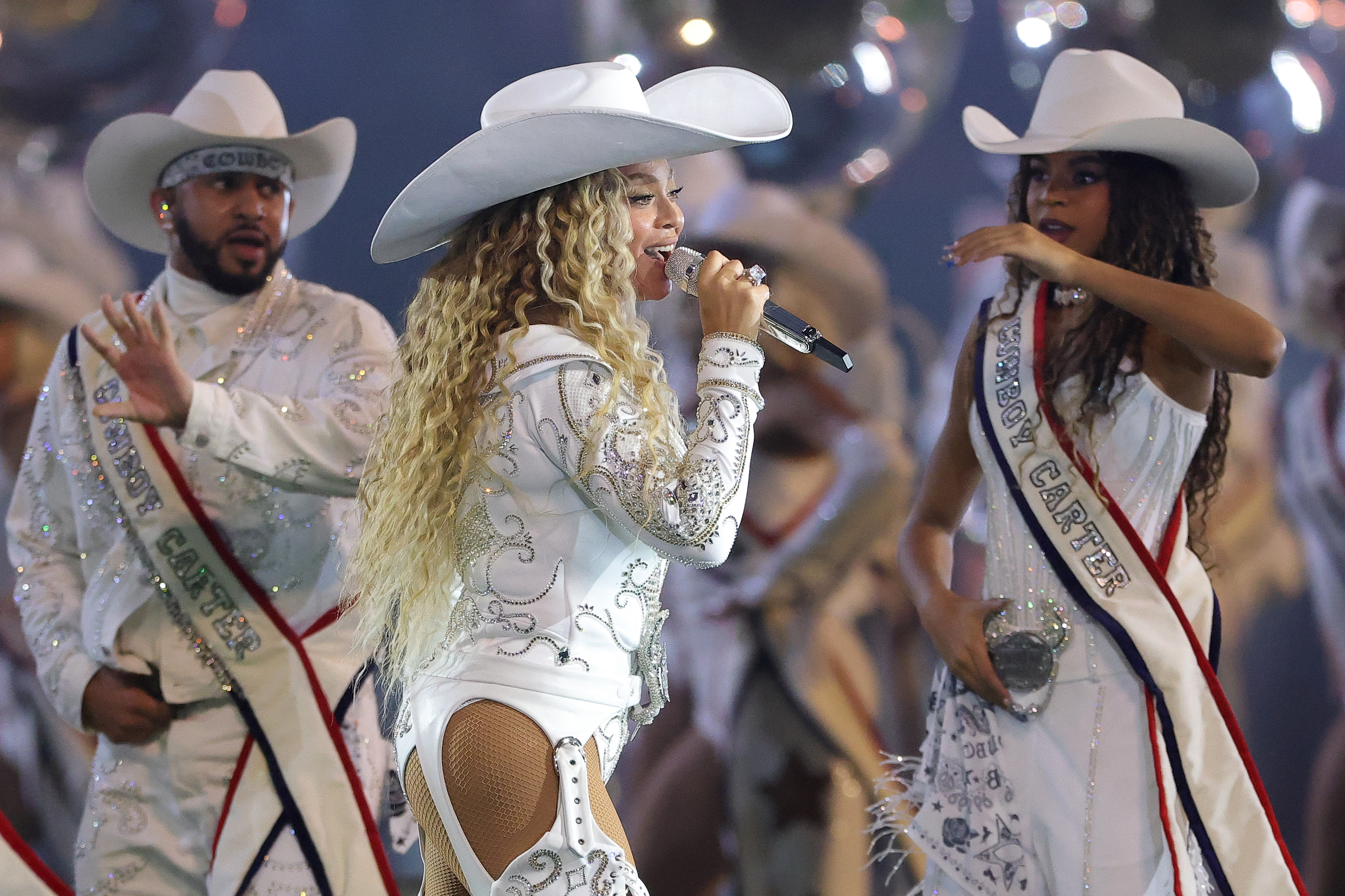 Beyoncé se produit avec Blue Ivy au NRG Stadium le 25 décembre 2024 à Houston, au Texas. | Source : Getty Images