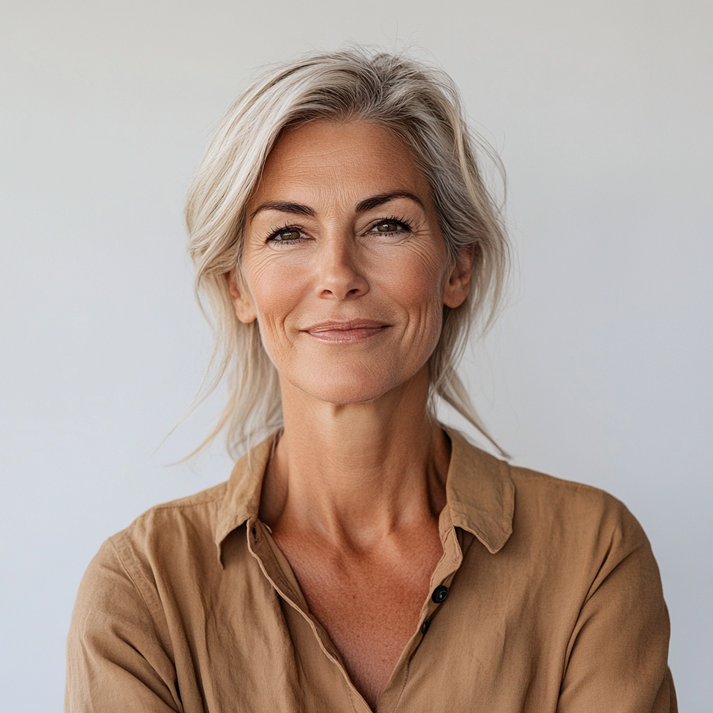 Une femme âgée souriante | Source : Midjourney