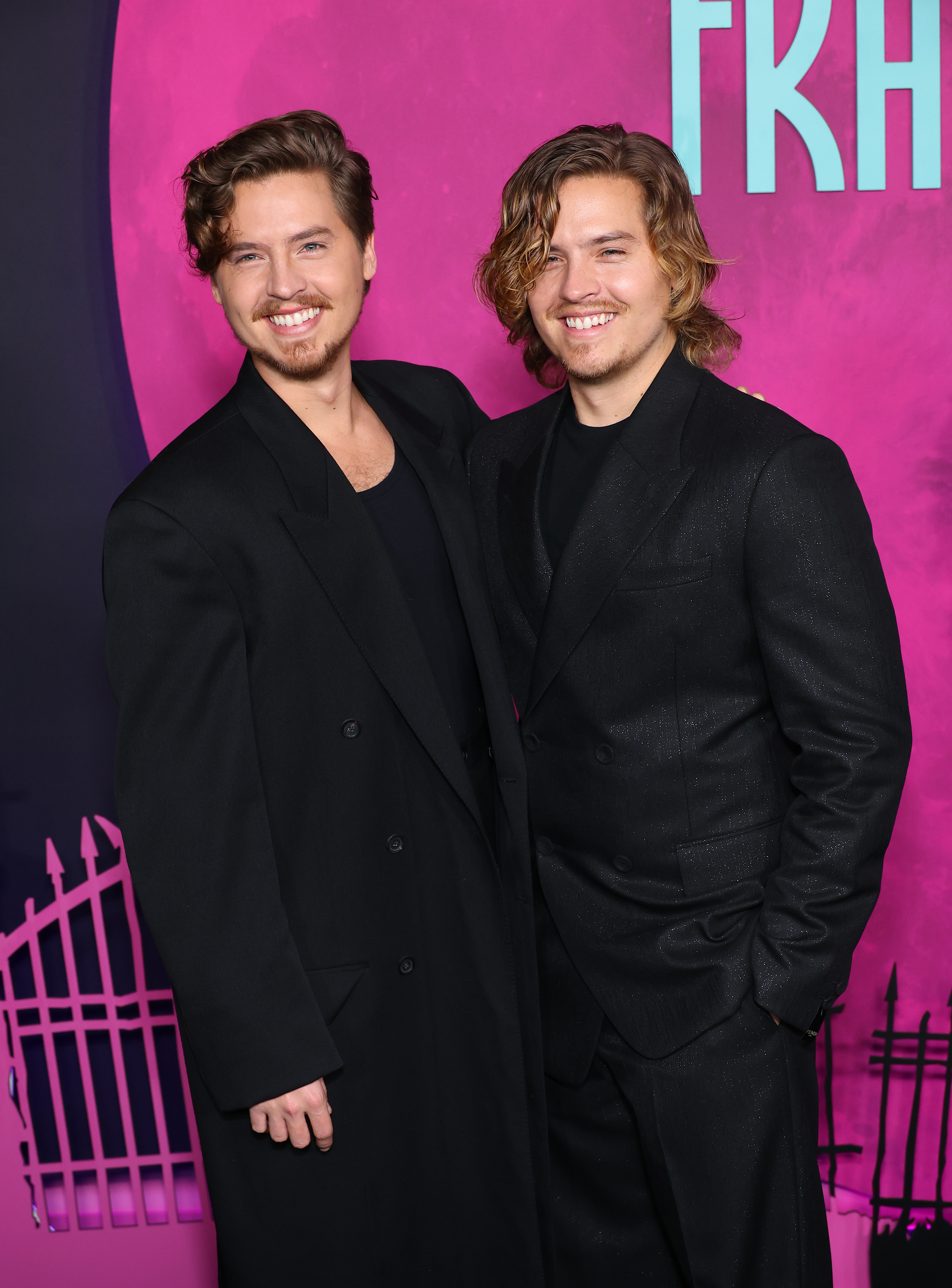 Cole et Dylan Sprouse lors de la projection spéciale de "Lisa Frankenstein" le 5 février 2024 | Source : Getty Images