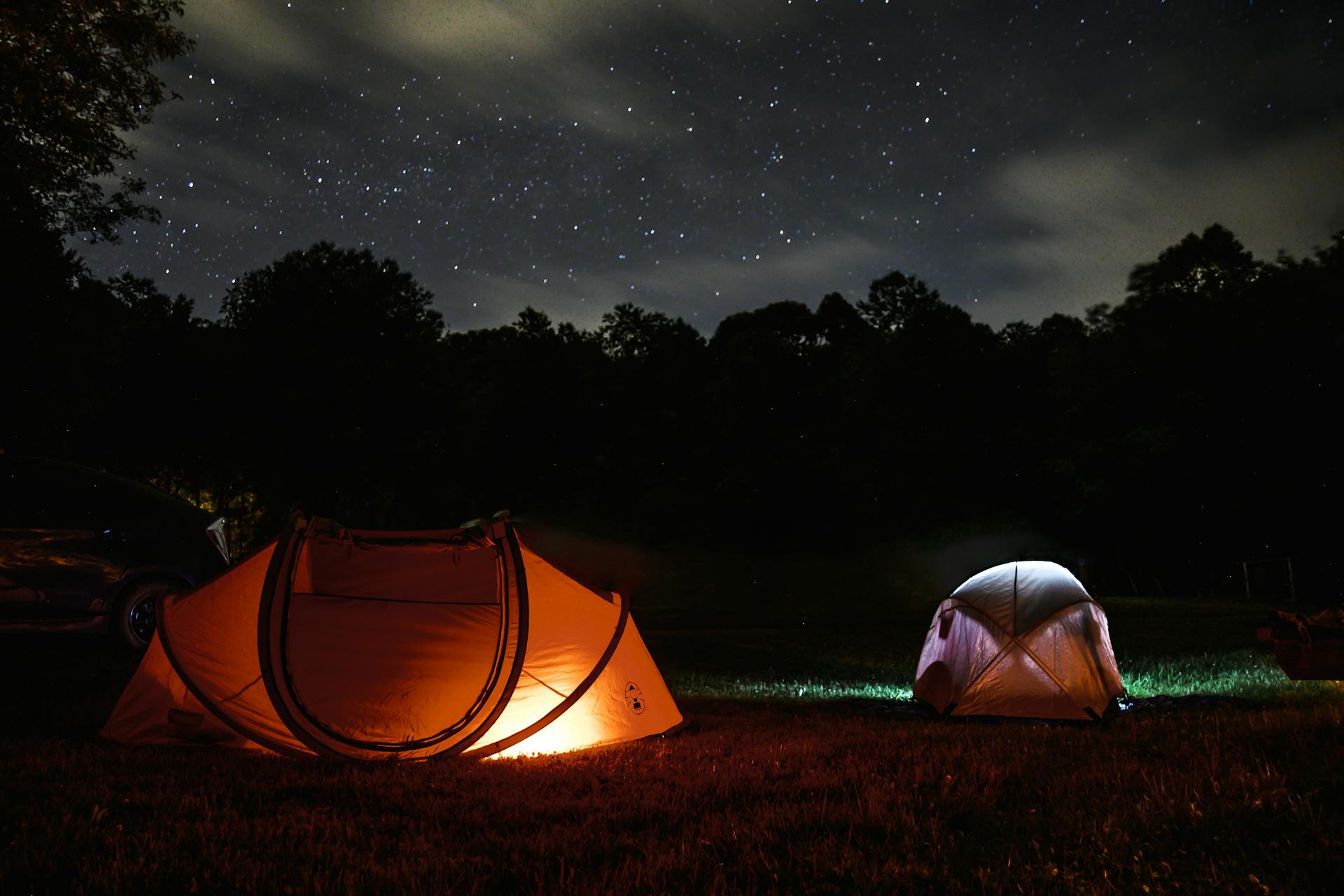 Camps la nuit | Source : Pexels