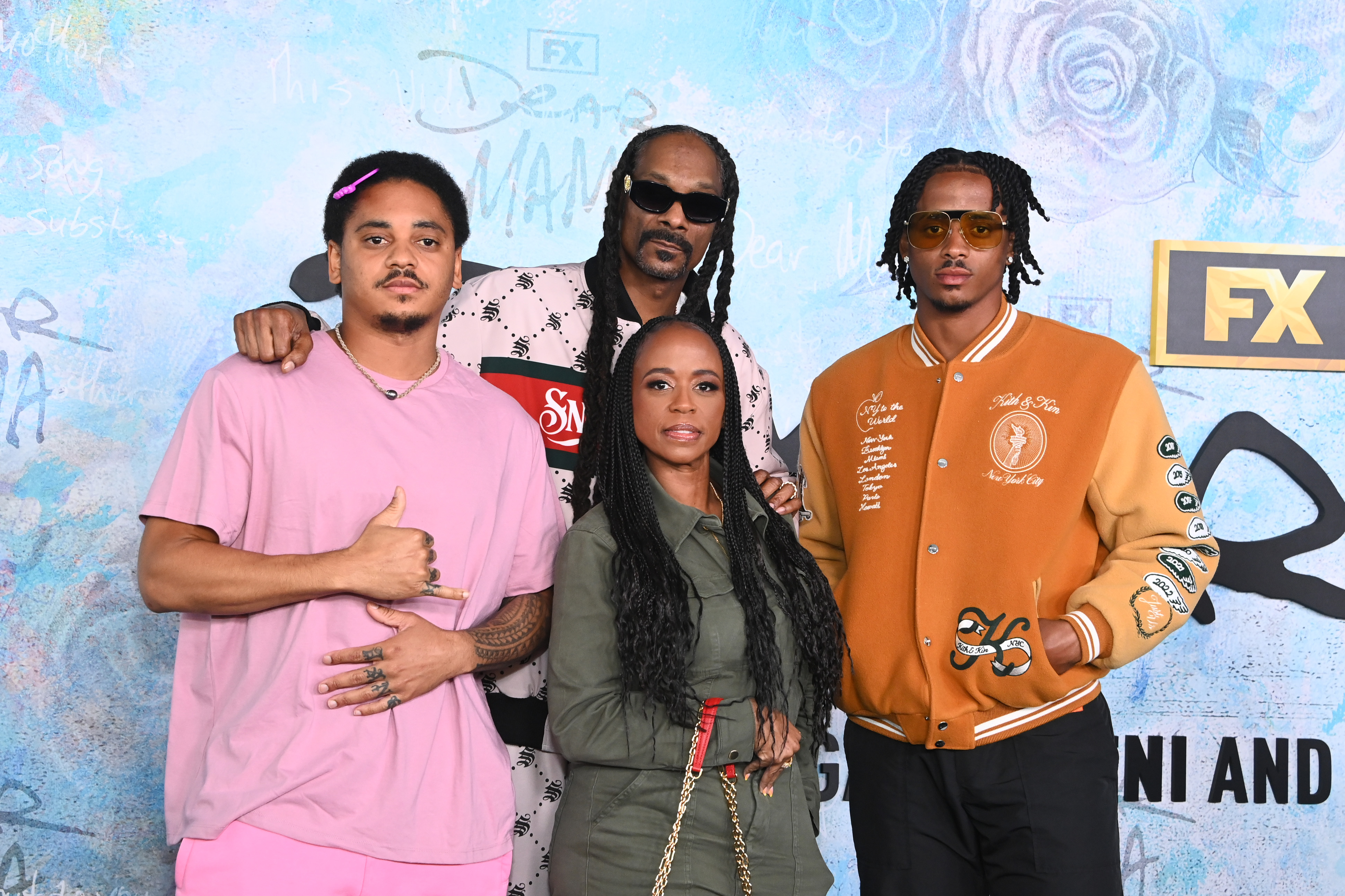 Corde Broadus, Snoop Dogg, Shante Broadus et Cordell Broadus le 18 avril 2023 à Los Angeles, Californie | Source : Getty Images