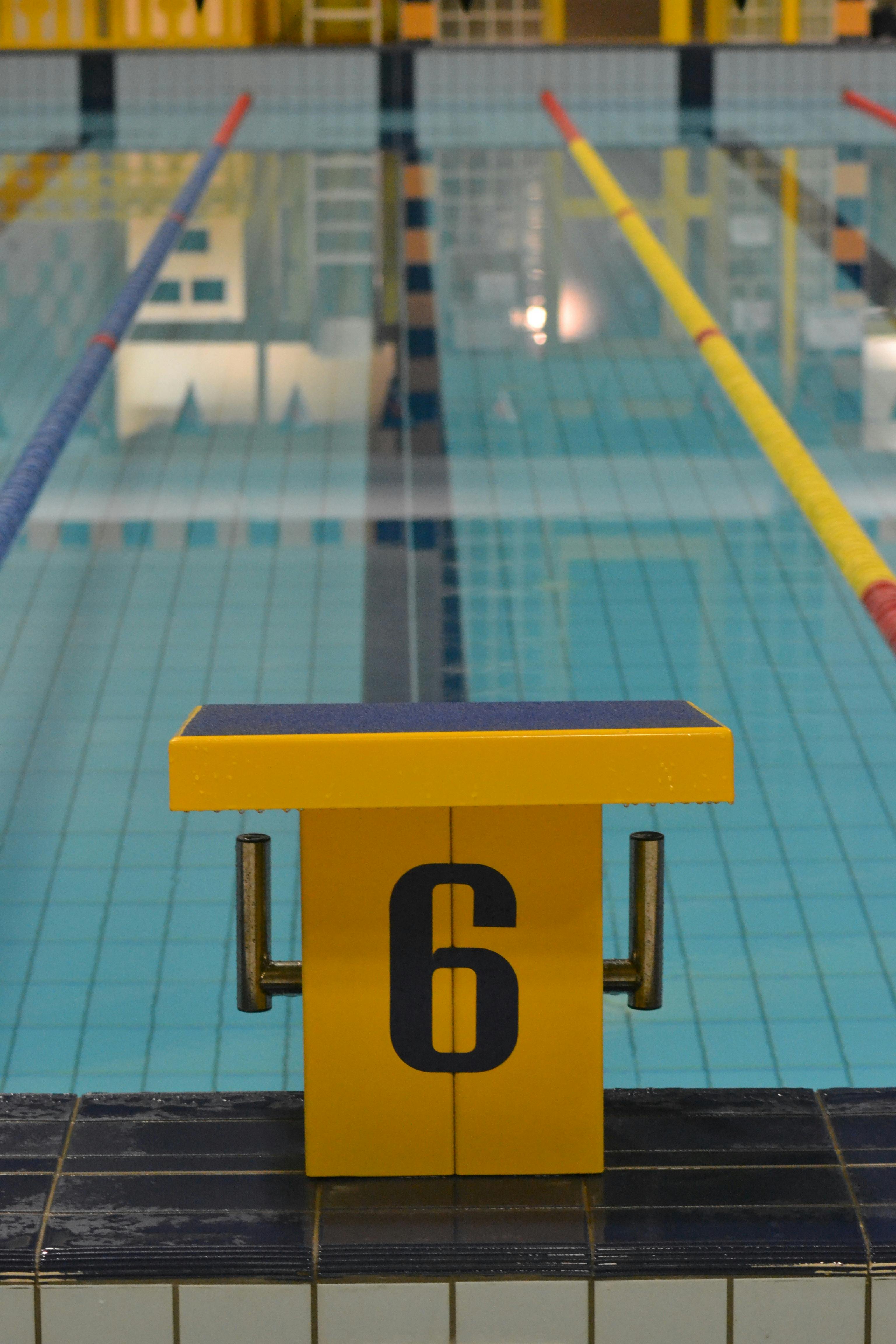 Une piscine intérieure | Source : Pexels