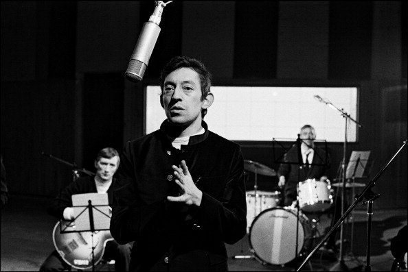 Serge Gainsbourg en France en 1960. |Photo : Getty Images