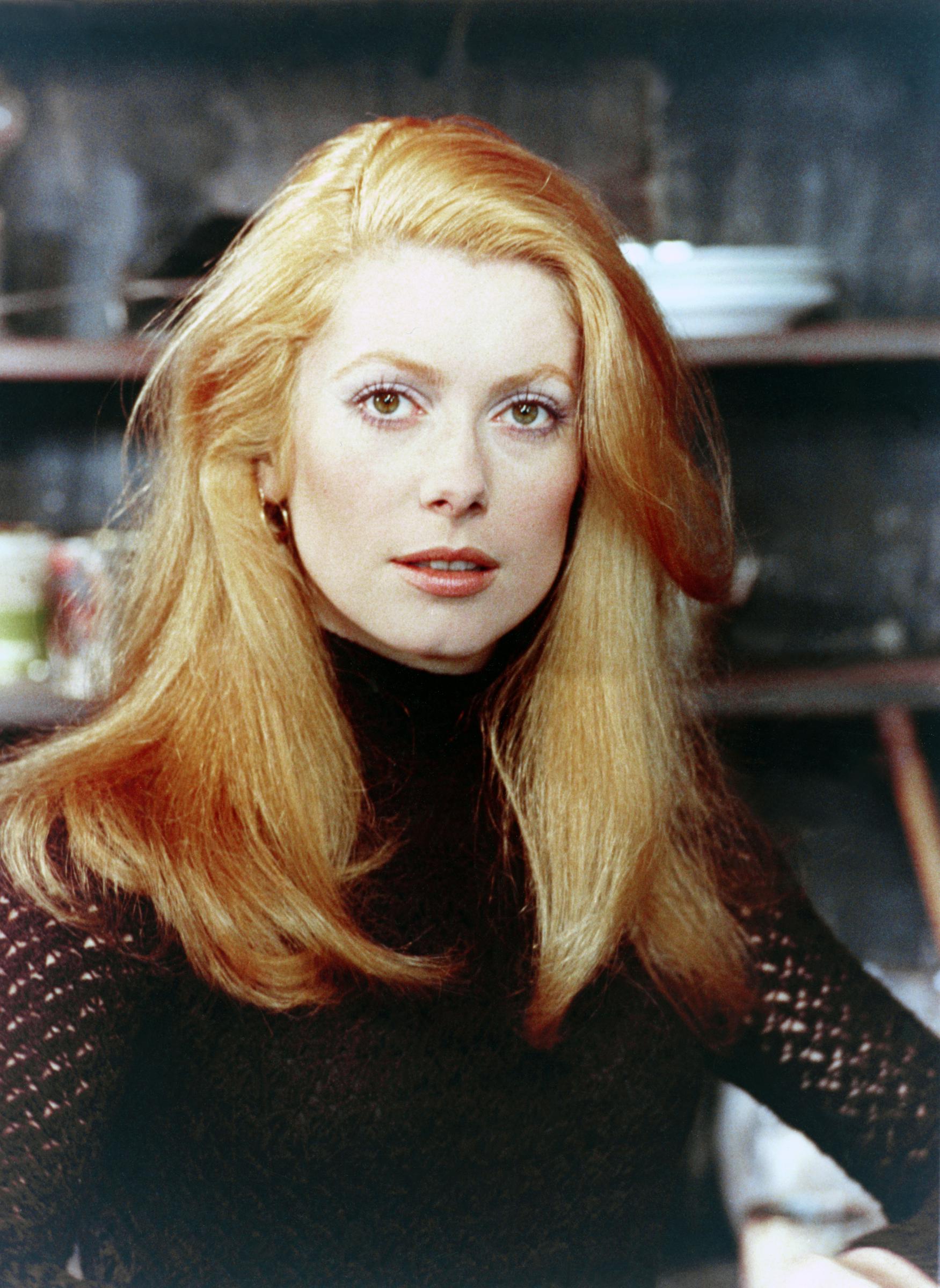 Catherine Deneuve sur le plateau de tournage du film français "La Sirène du Mississipi", vers 1969. | Source : Getty Images