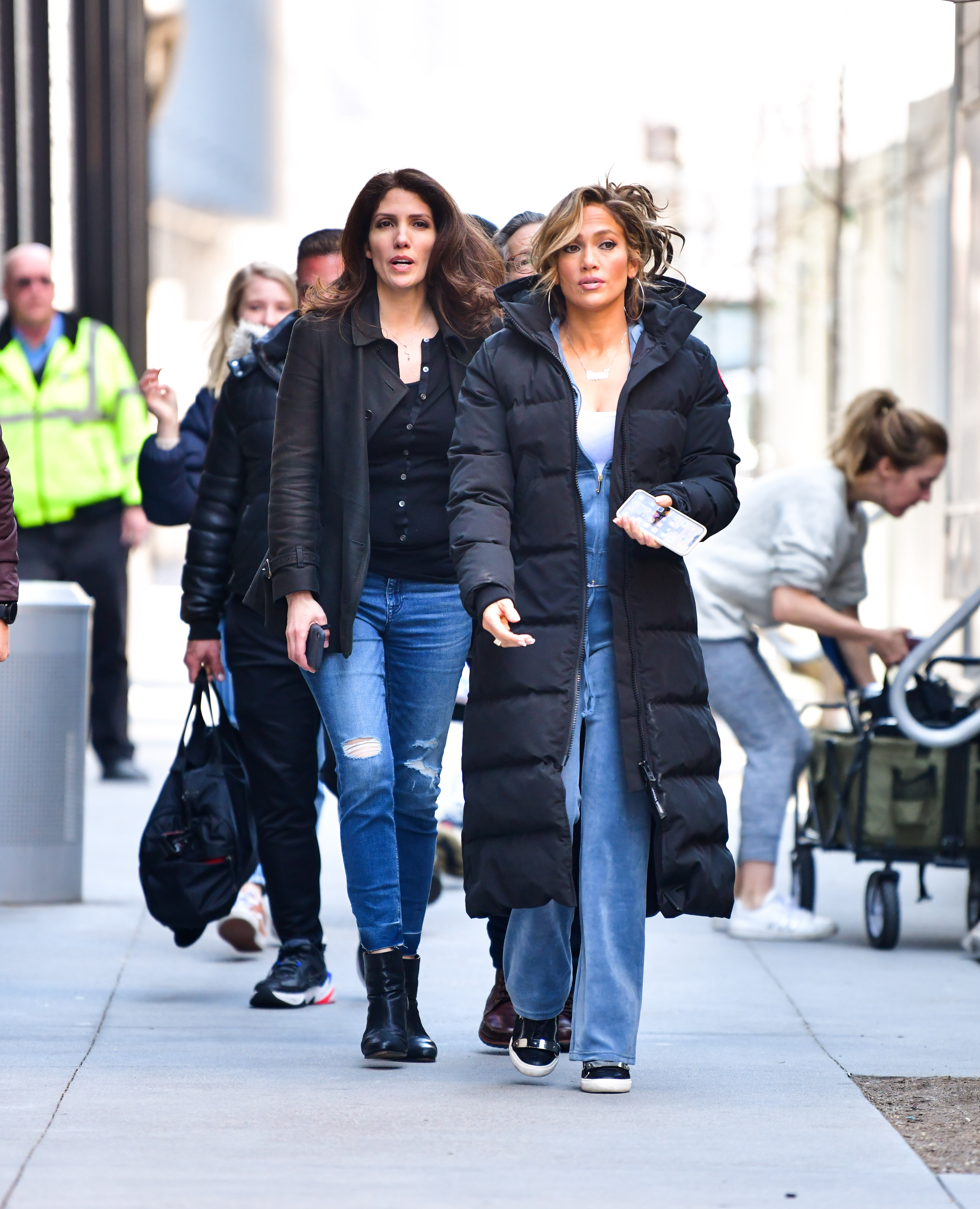 Lynda et Jennifer Lopez vues sur le tournage de "Hustlers" à Manhattan à New York, le 4 avril 2019 | Source : Getty Images