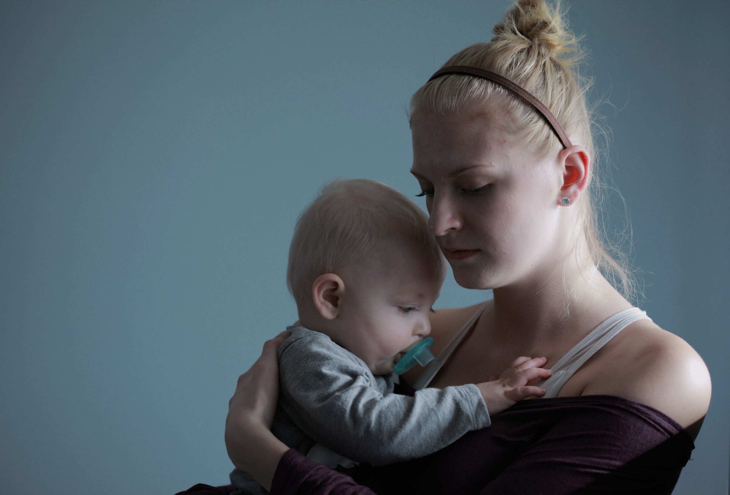 Une femme avec son bébé | Source : Unsplash