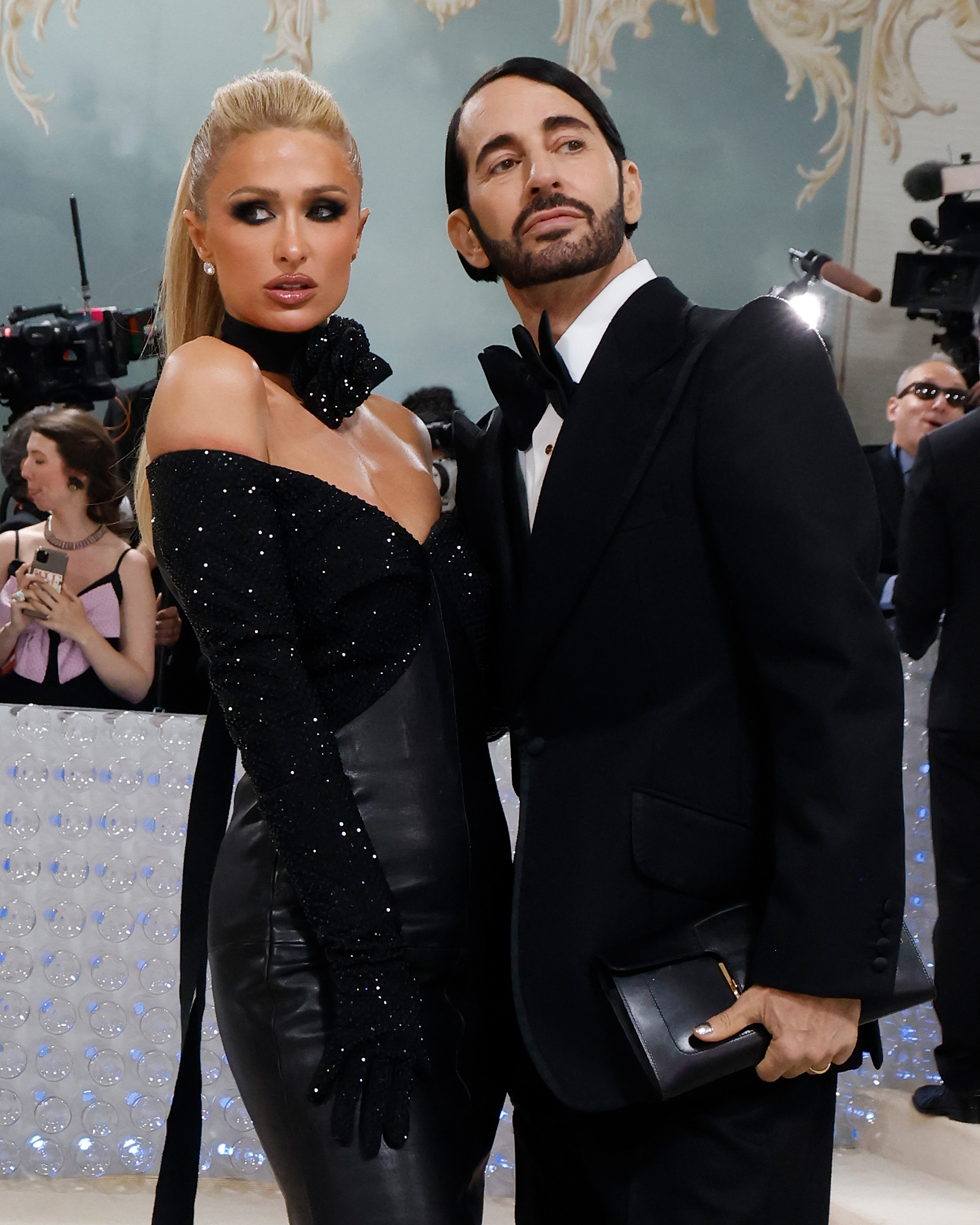 Paris Hilton et Marc Jacobs assistent à la soirée de bienfaisance du Costume Institute célébrant "Karl Lagerfeld : A Line of Beauty" au Metropolitan Museum of Art à New York, le 1er mai 2023. | Source : Getty Images