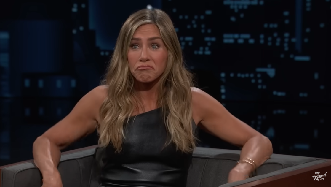 Jennifer Aniston lors de son interview sur "Jimmy Kimmel Live", partagée le 3 octobre 2024 | Source : YouTube.com/JimmyKimmelLive