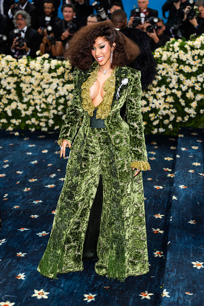 Cardi B fait tourner les têtes lors du 2025 Met Gala, qui s'est tenu le 5 mai au Met à NYC.
