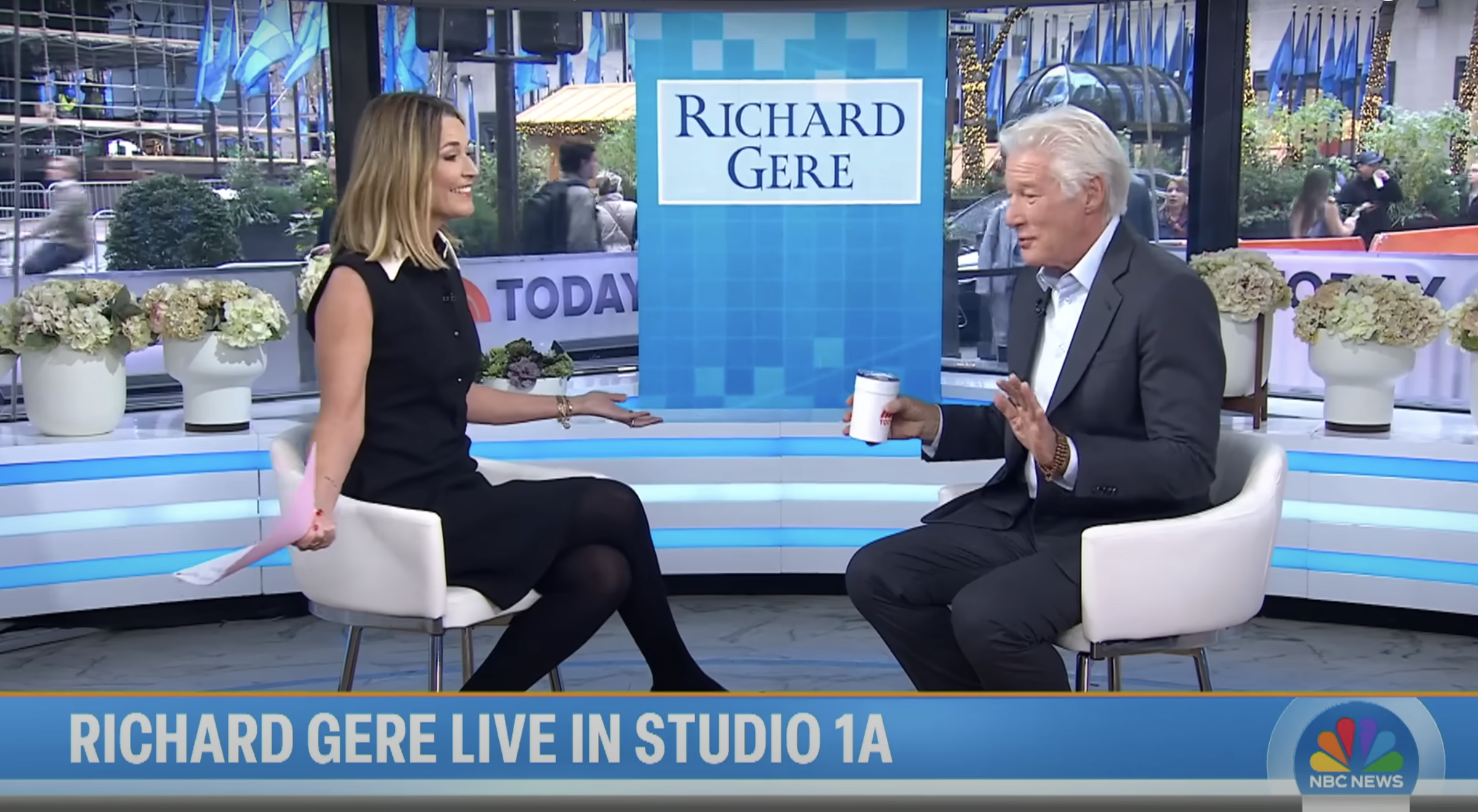 Savannah Guthrie et Richard Gere sont vus dans une vidéo partagée le 20 novembre 2024 | Source : YouTube/TODAY