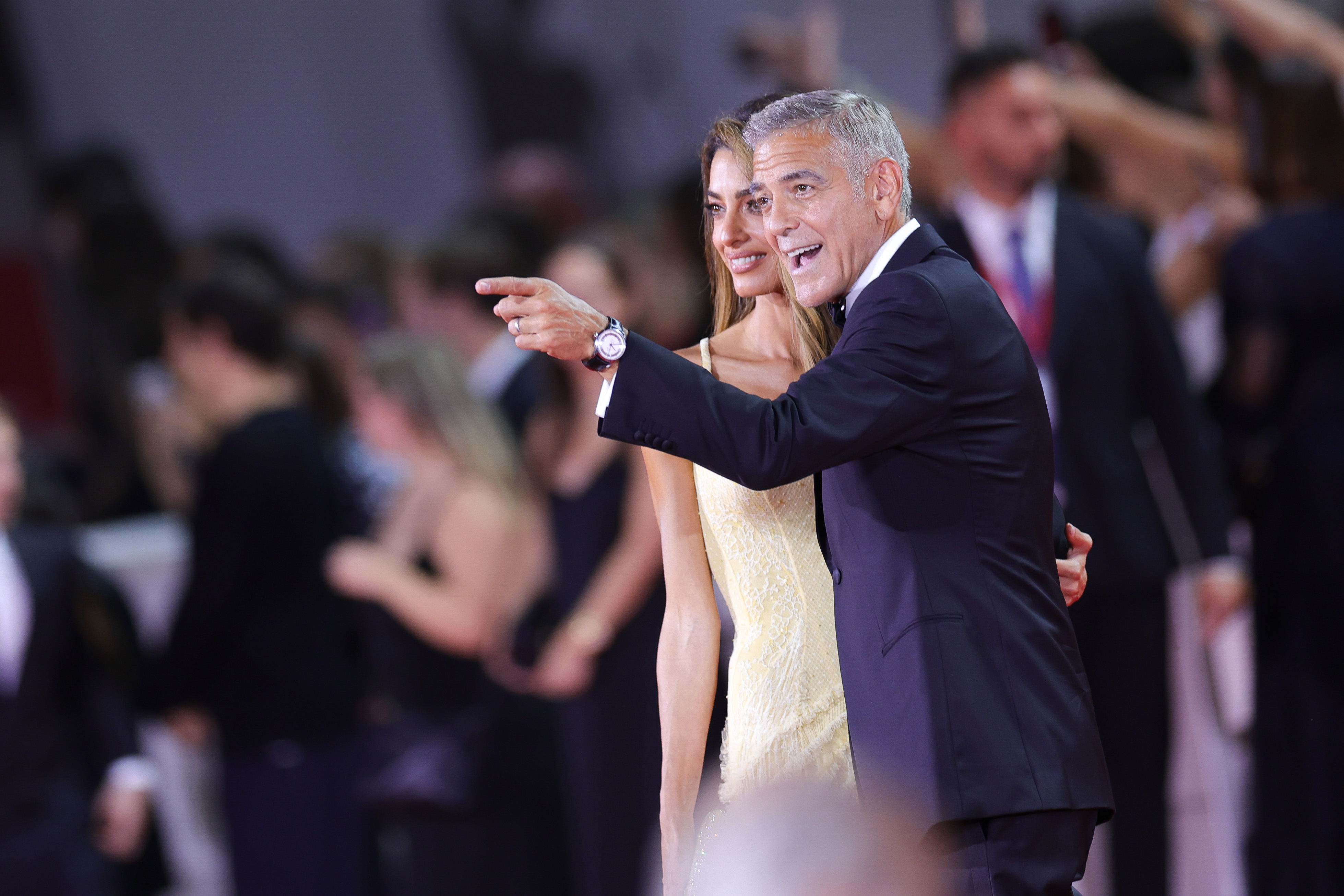 Amal Clooney et George Clooney assistent au tapis rouge de "Wolfs" lors du 81e Festival international du film de Venise le 01 septembre 2024 à Venise, Italie | Source : Getty Images