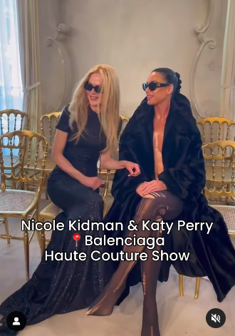 Nicole Kidman et Katy Perry discutent lors du défilé Balenciaga, posté le 26 juin 2024 | Source : Instagram/lofficielitaly
