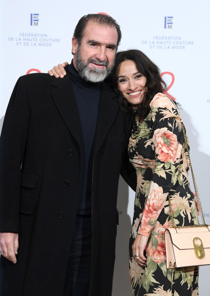 Eric Cantona et Rachida Brakni assistent au dîner de gala 2020 du Sidaction au Pavillon Cambon le 23 janvier 2020 à Paris, France. | Photo : Getty Images