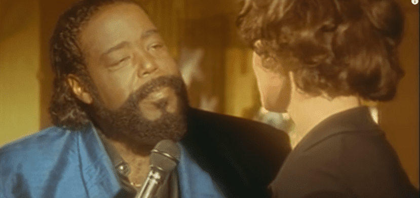 Lisa Stansfield, Barry White - All Around the World. | Photo : Youtube/Barry White