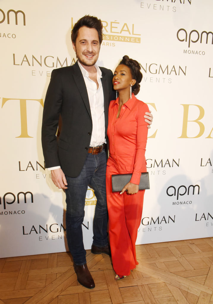 Hapsatou Sy et Vincent Cerutti assistent au « Couture Ball », la soirée organisée par Jean Paul Benielli au Mona Bismarck, le 26 janvier 2018 à Paris, en France I Source : Getty Images